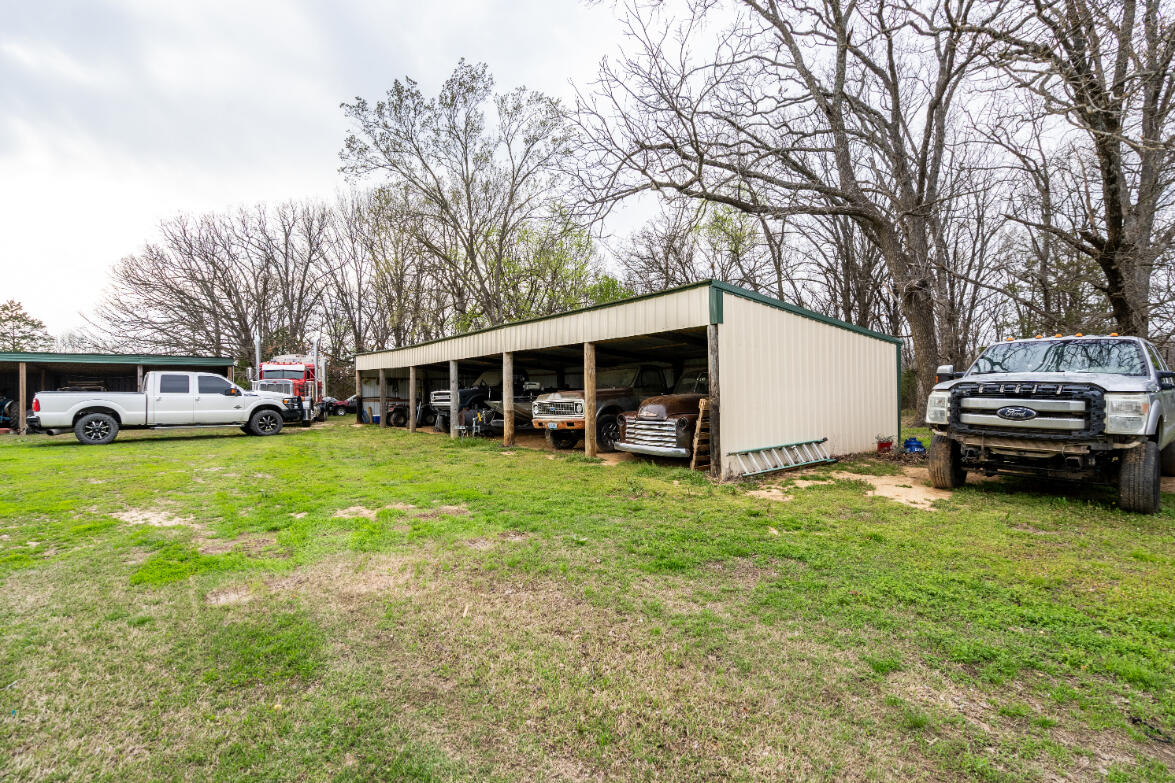 23935 East 1000th Road Property Photo 42