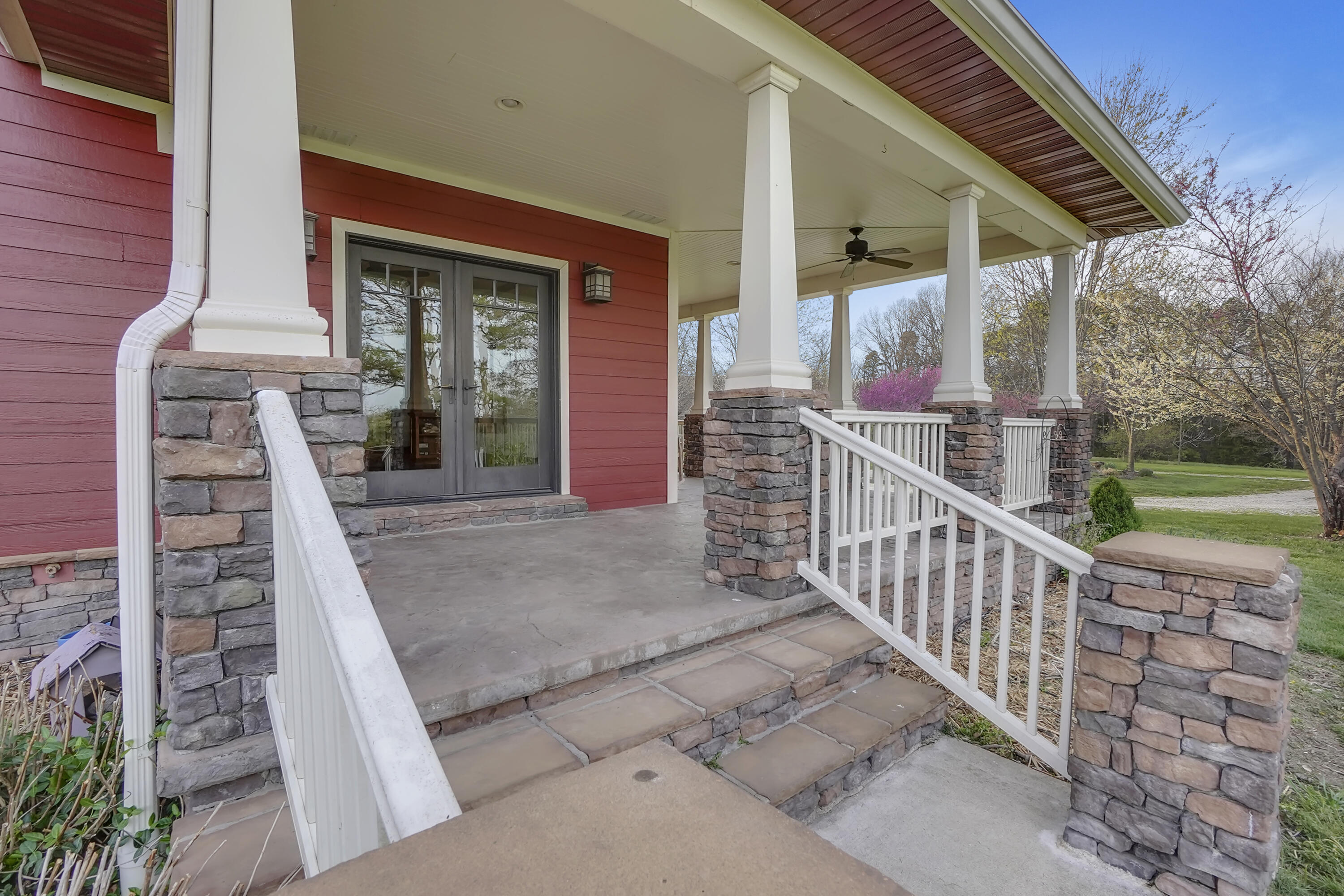 1269 County Road 1070 Property Photo 6