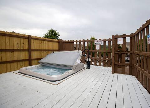 17 Gold Finch Drive Property Photo 12