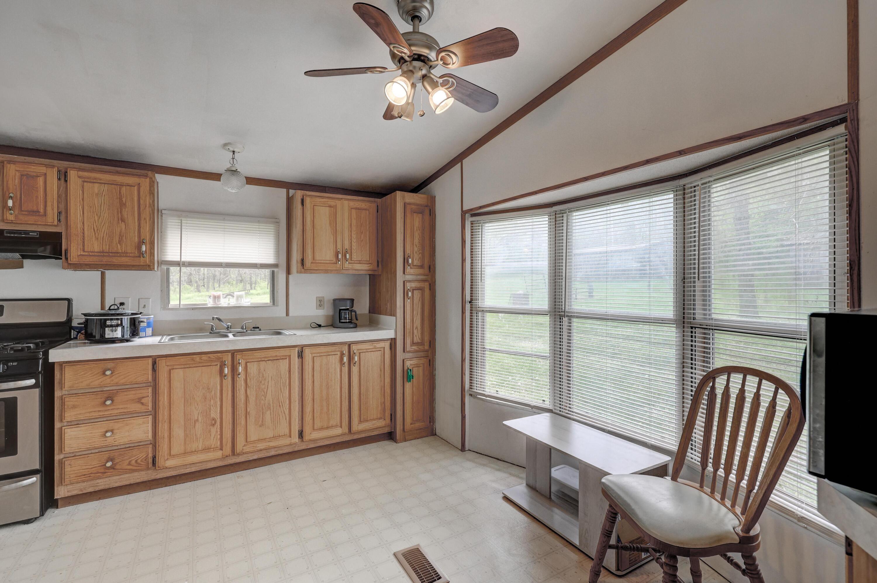 19321 Dove Road Property Photo 9