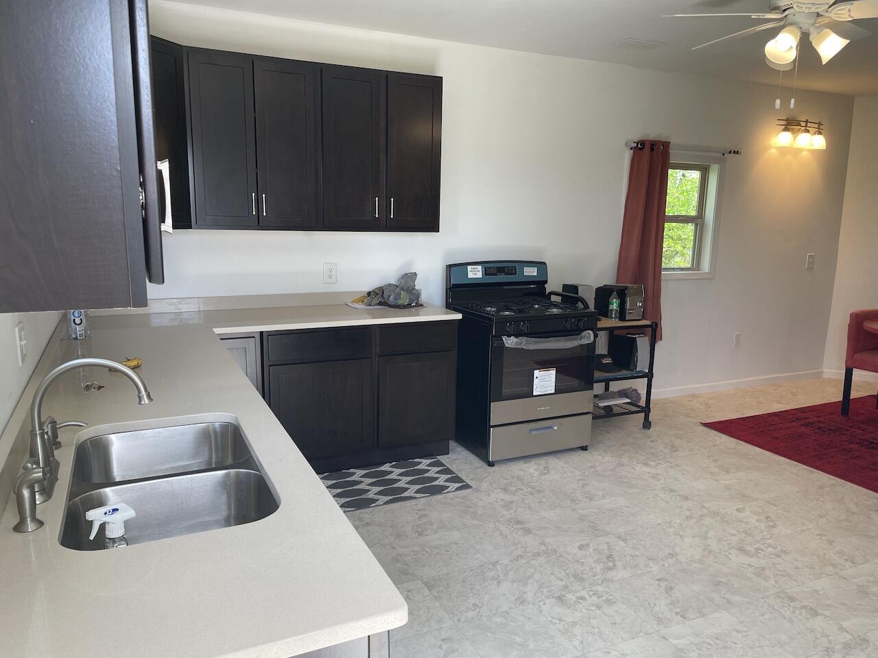 523 Pine Street Property Photo 8