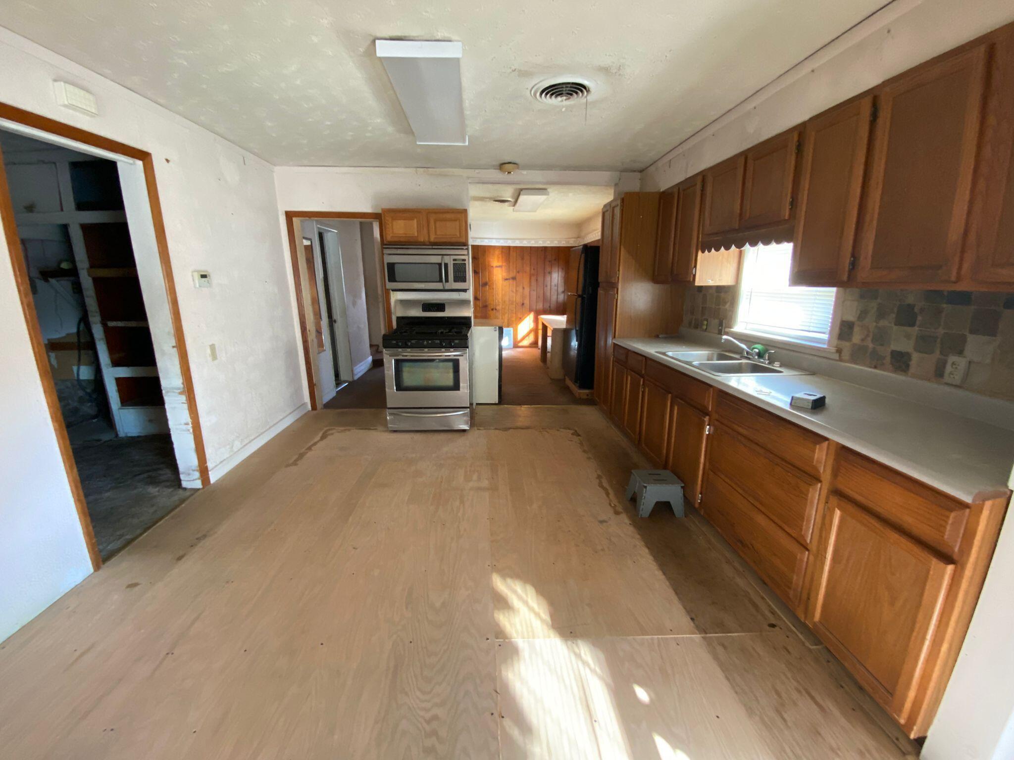 801 Cleveland Street Property Photo 2