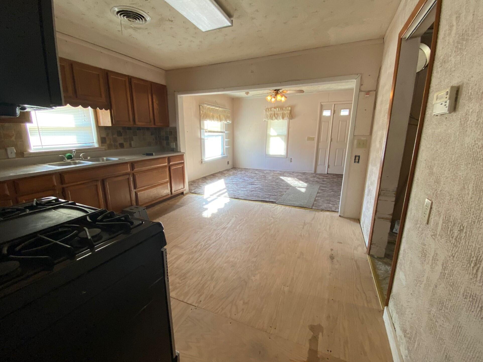 801 Cleveland Street Property Photo 3