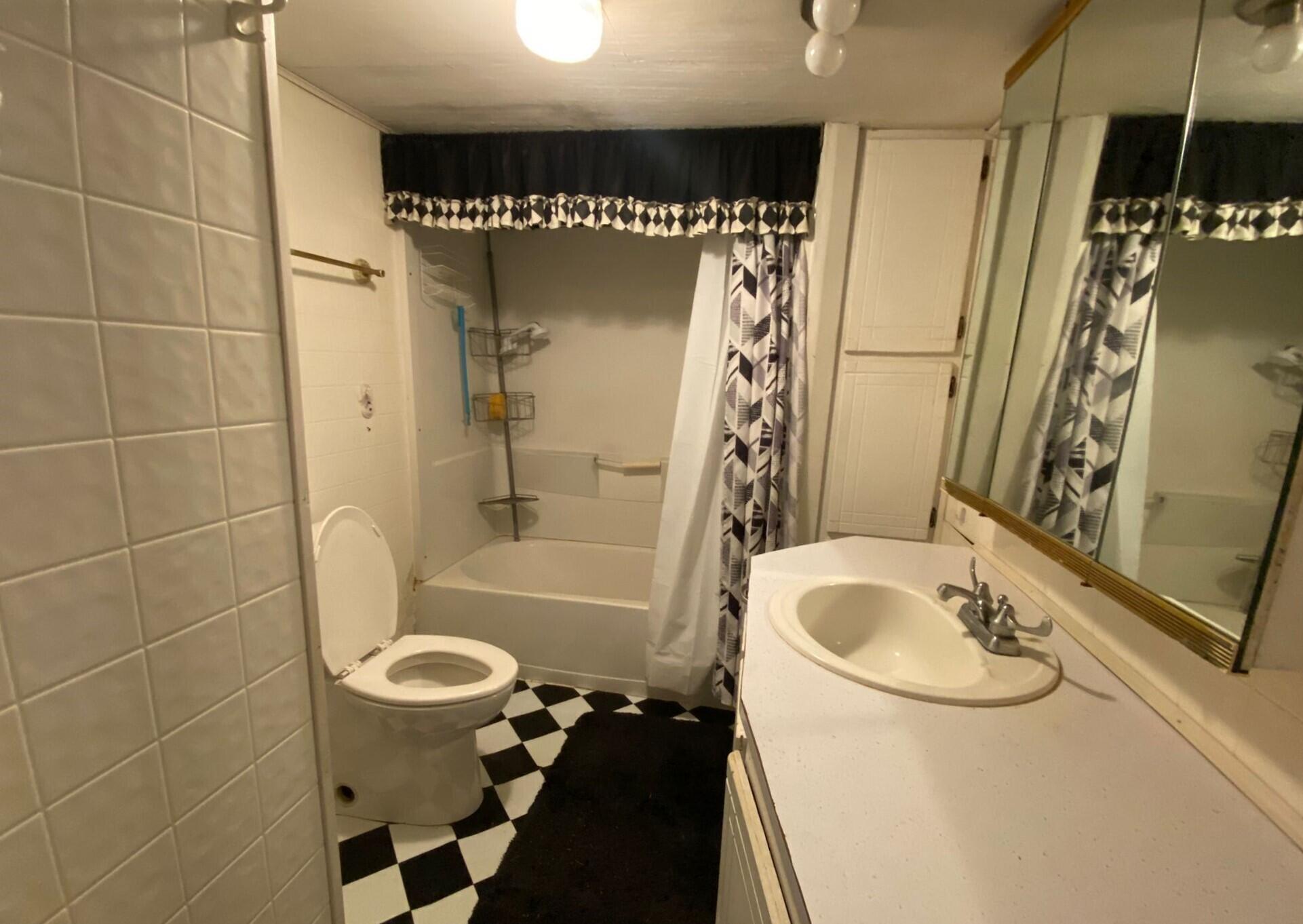 801 Cleveland Street Property Photo 5