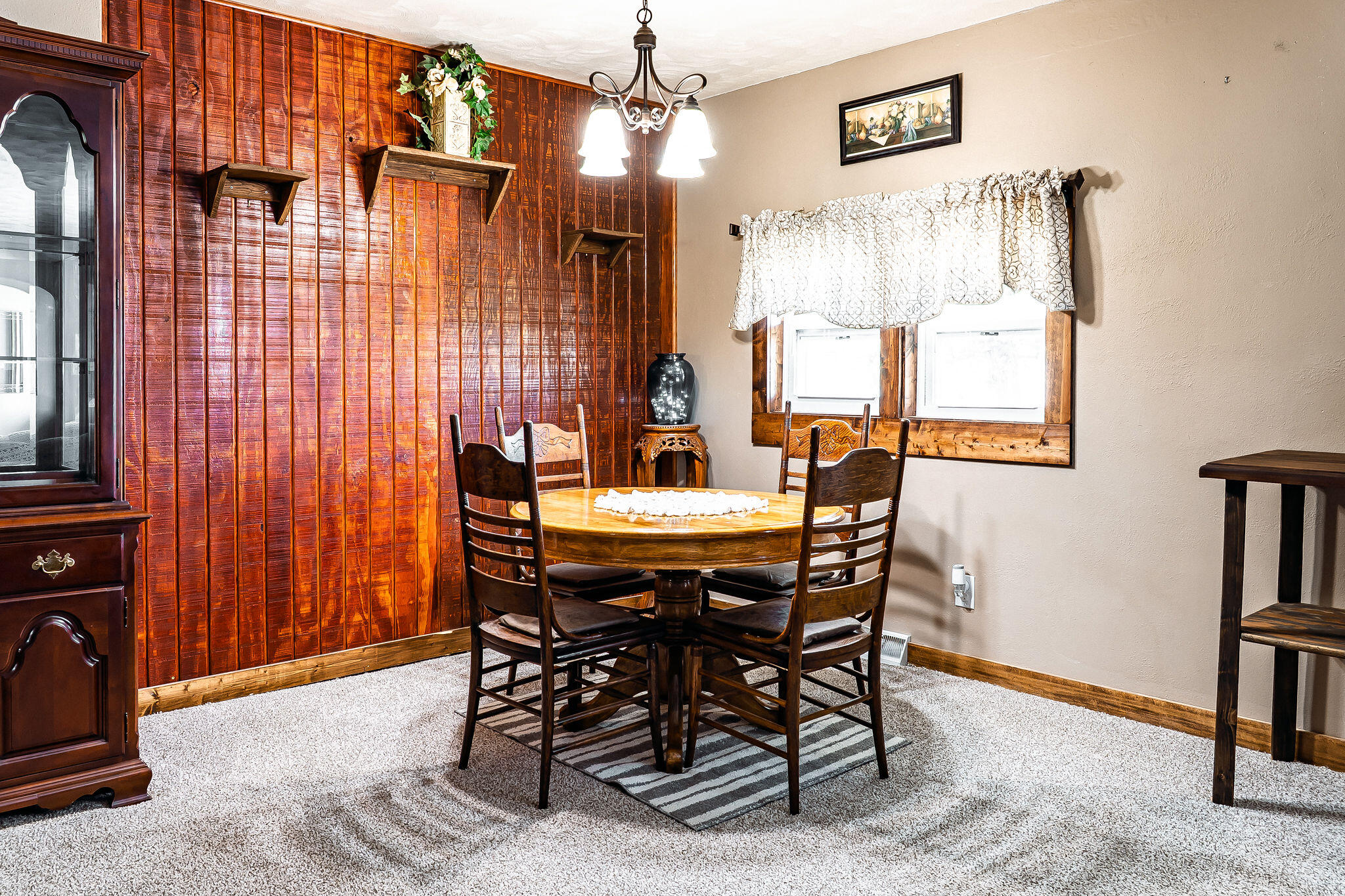 133 Sutherland Avenue Property Photo 4