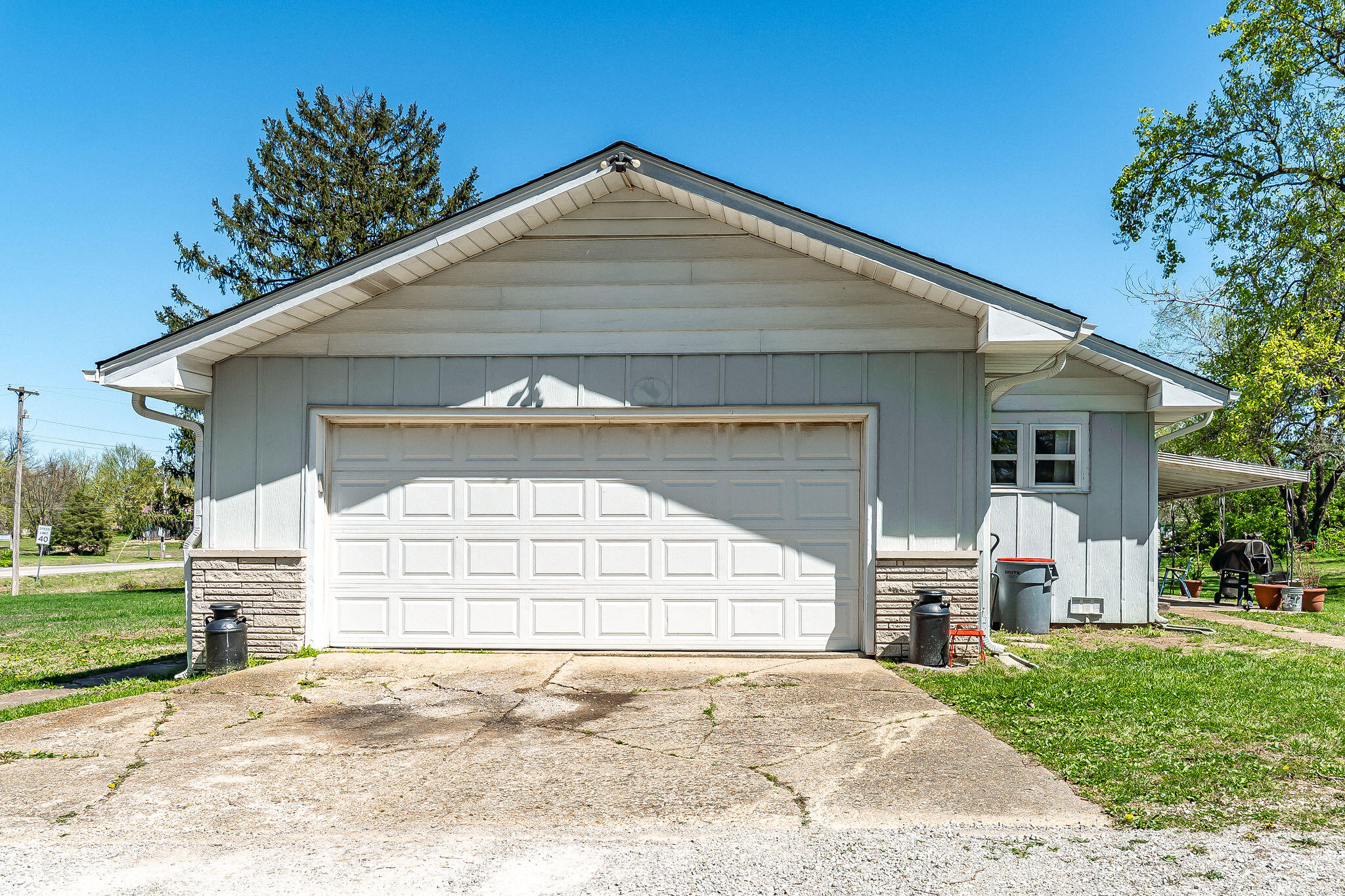 133 Sutherland Avenue Property Photo 17