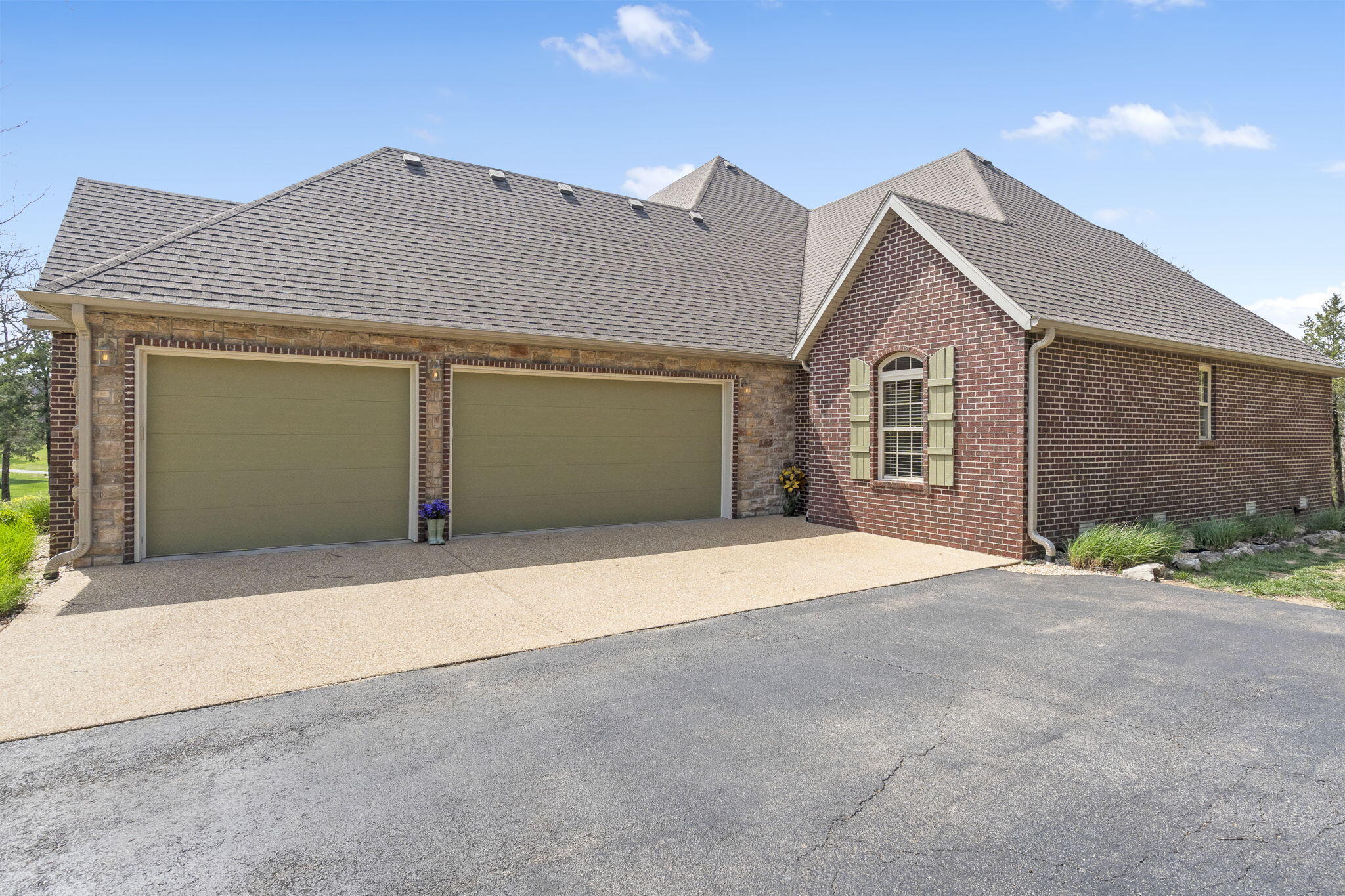 133 Arabian Way Property Photo 5