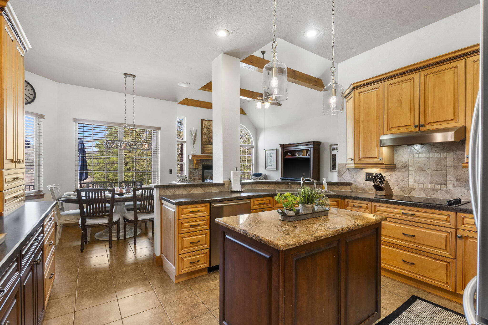 133 Arabian Way Property Photo 10