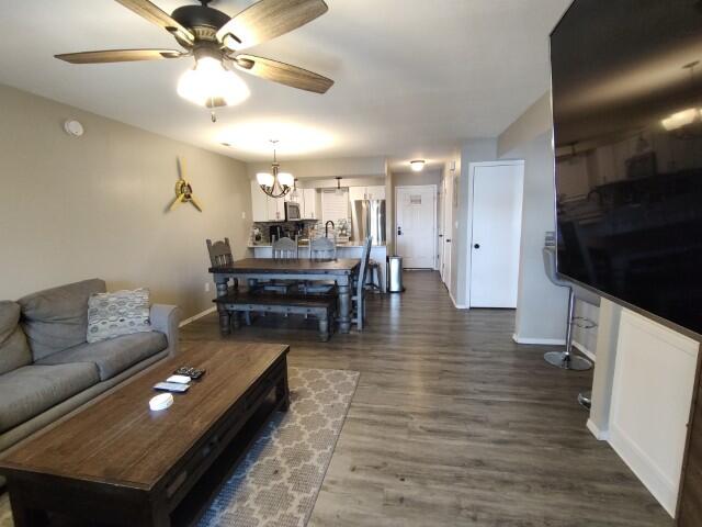 429 East Chinquapin Circle Property Photo 17