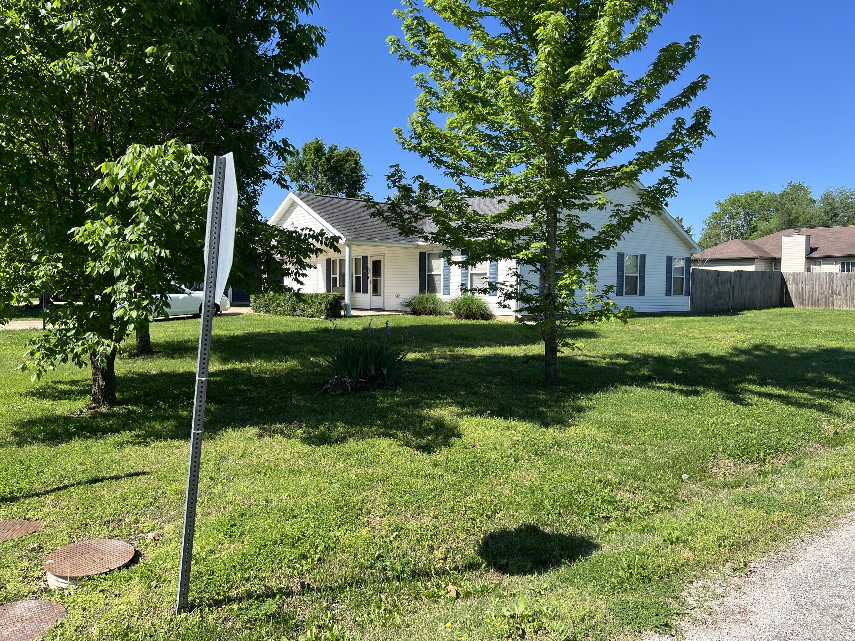110 Eric Property Photo 3
