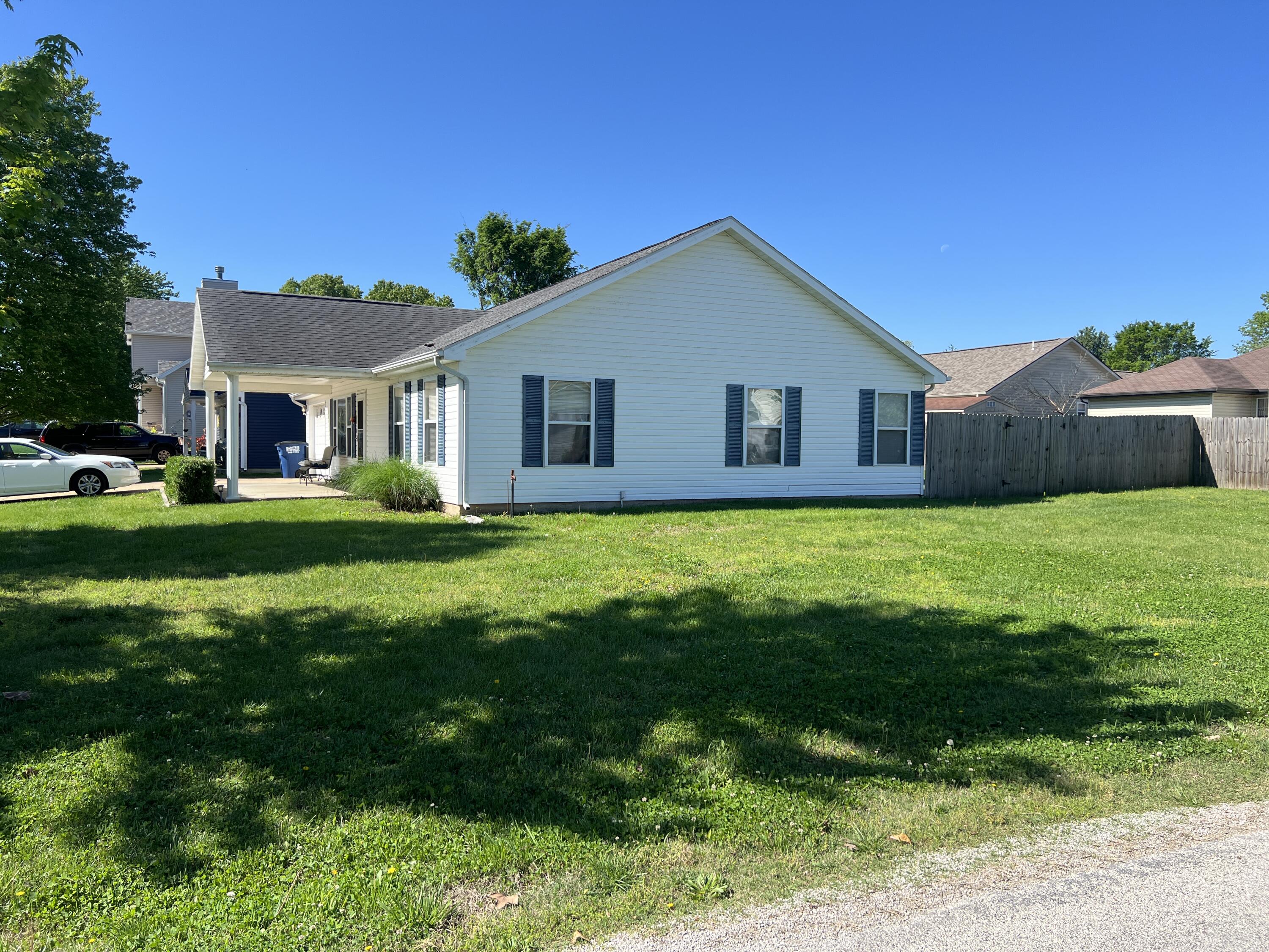 110 Eric Property Photo 4