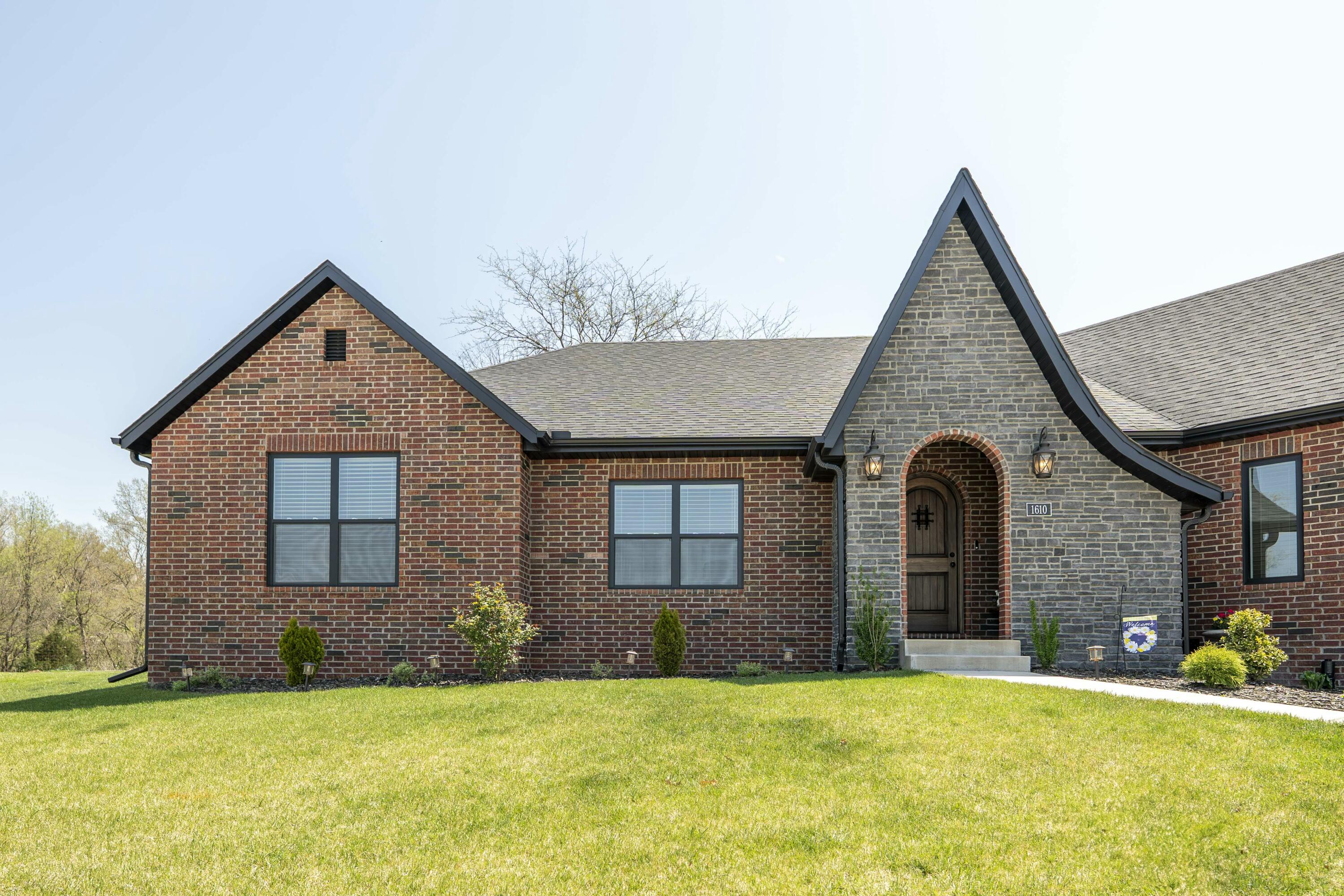 1610 East Silo Ridge Drive Property Photo 2