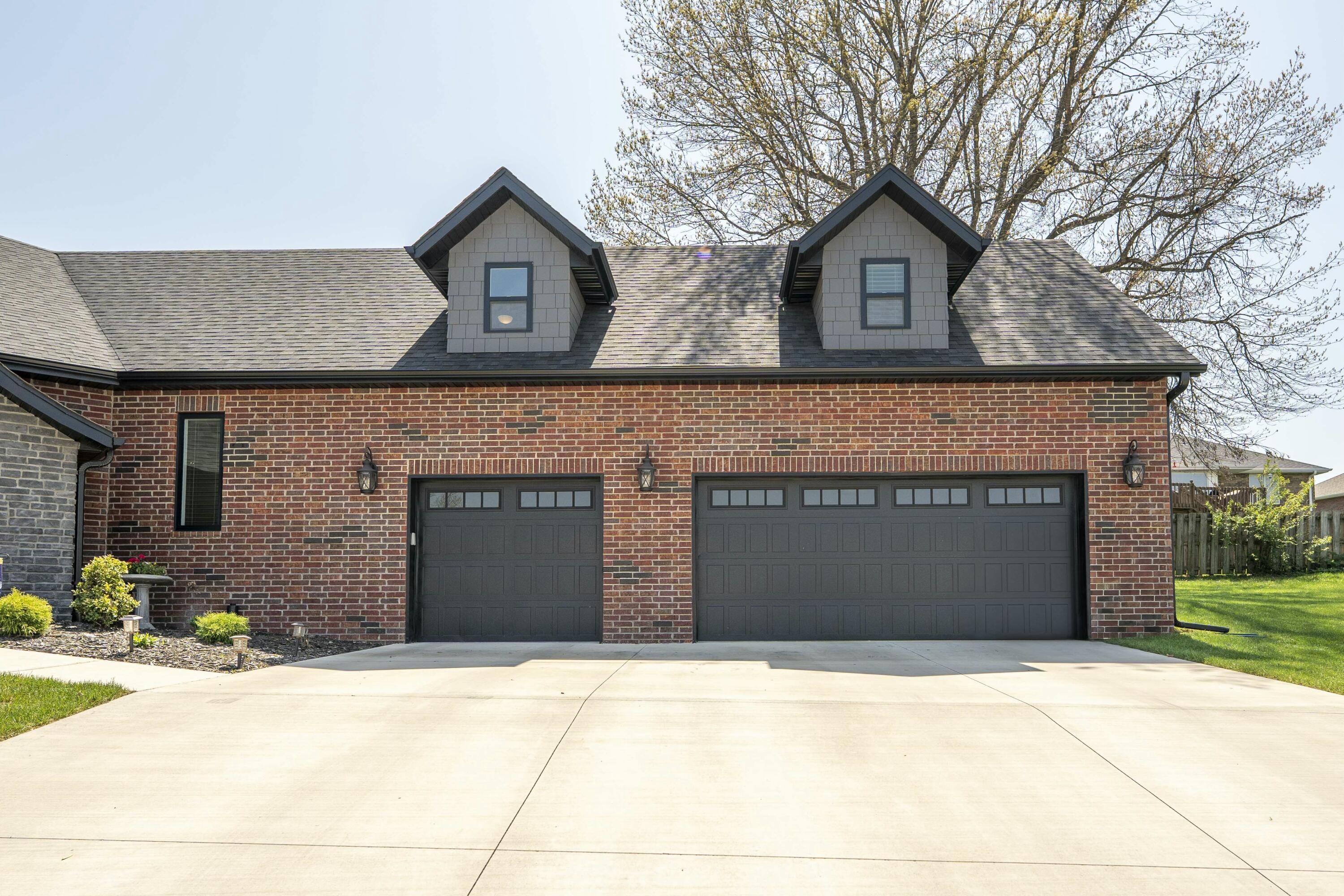 1610 East Silo Ridge Drive Property Photo 3