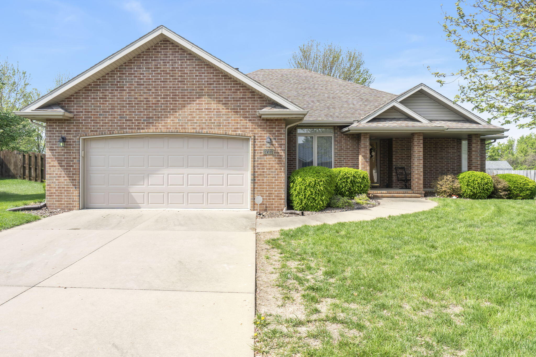 3733 South Suburban Avenue Property Photo 2