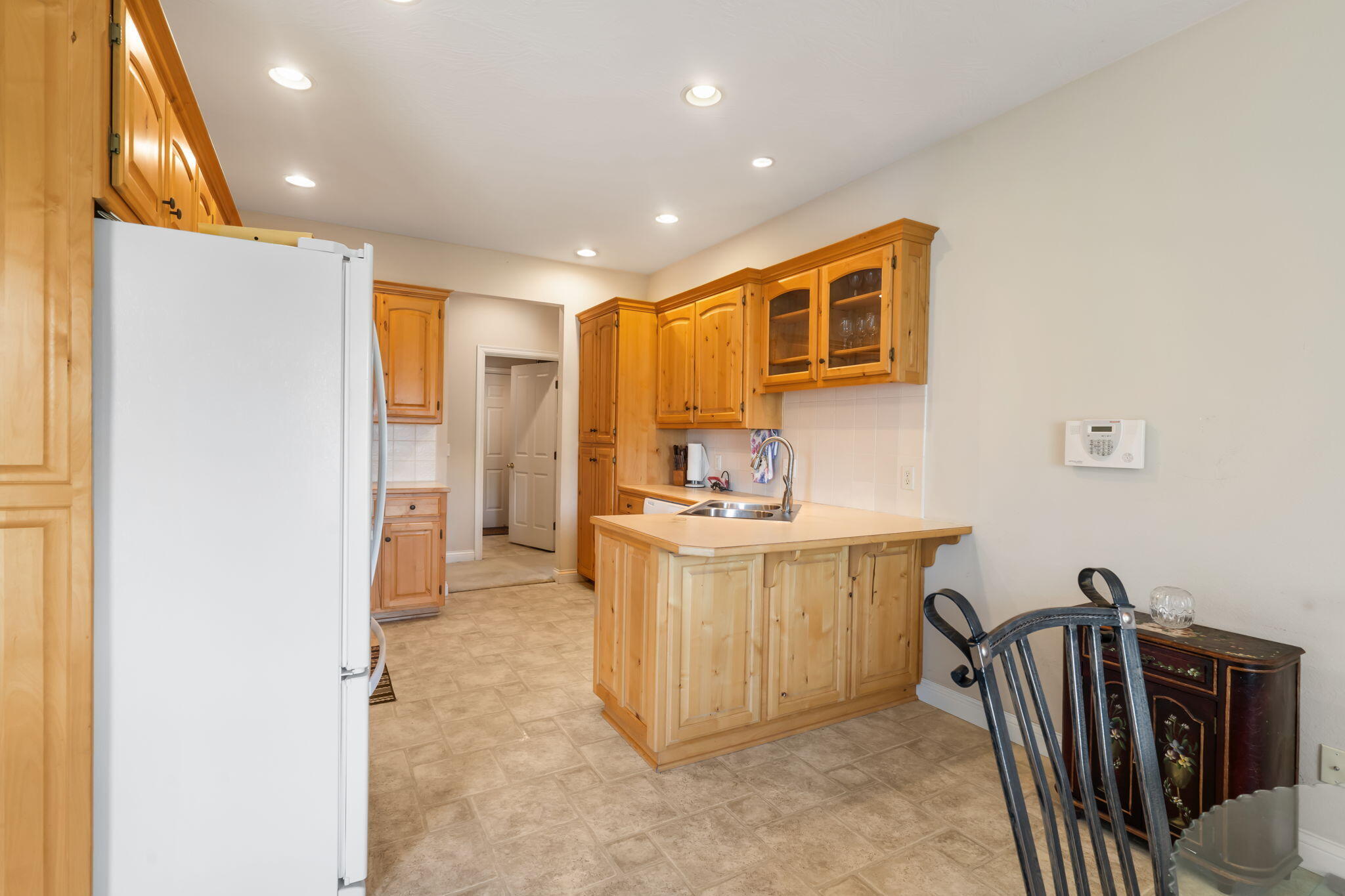 3733 South Suburban Avenue Property Photo 9