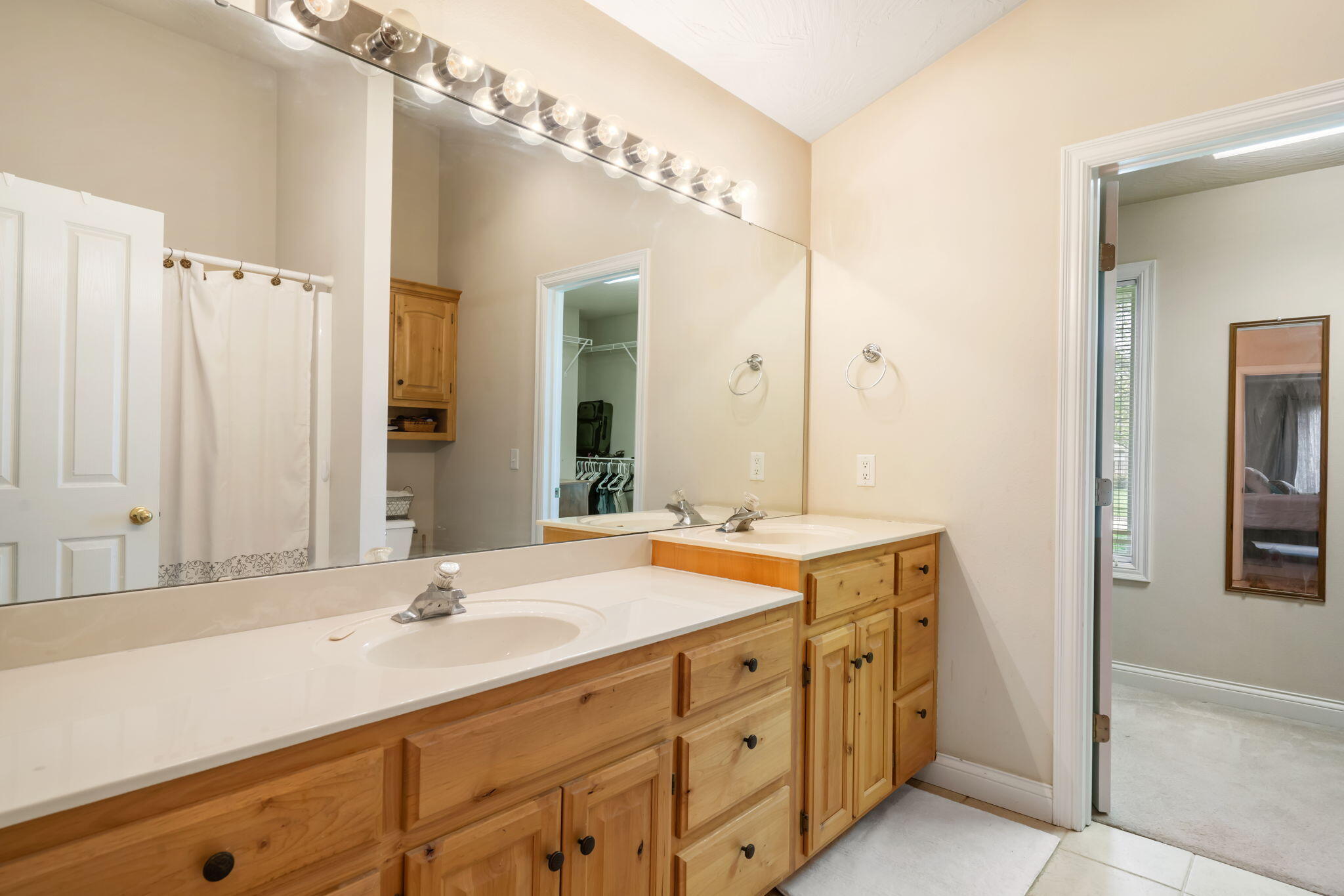 3733 South Suburban Avenue Property Photo 17