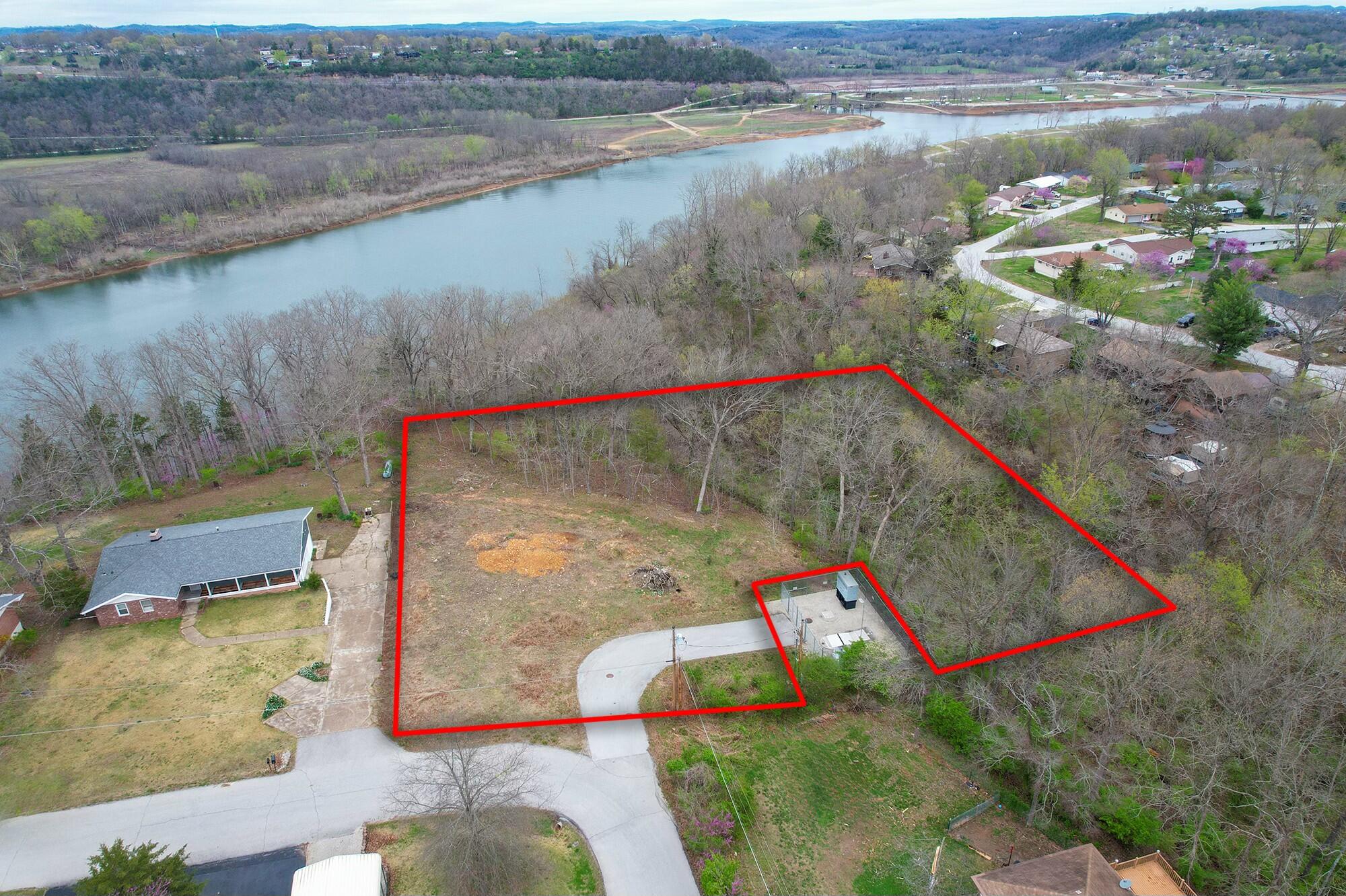 949 Wayland Drive Property Photo 1