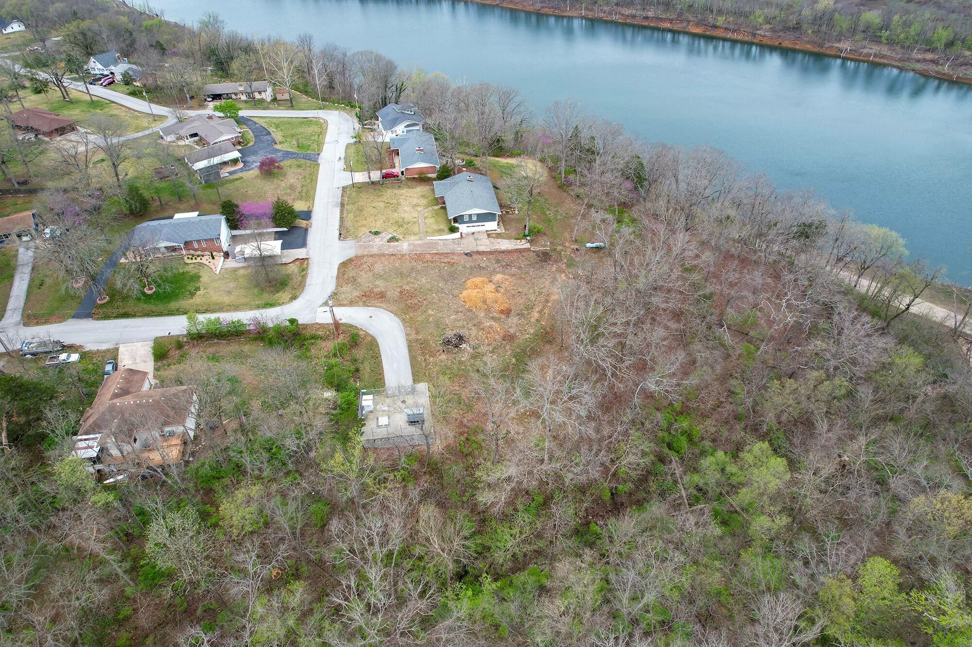949 Wayland Drive Property Photo 2