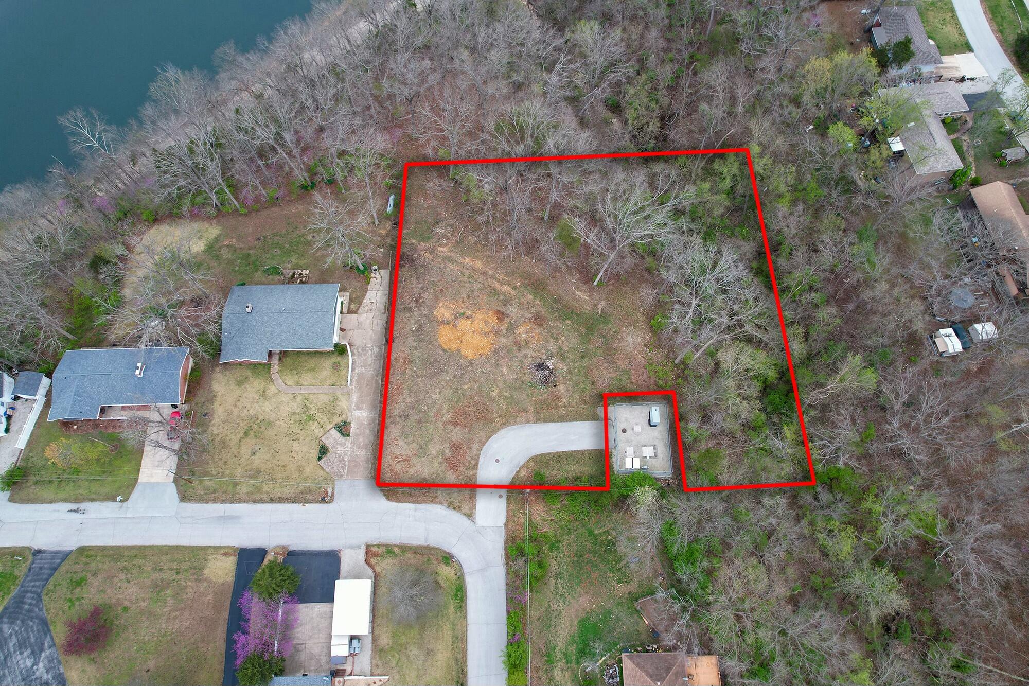 949 Wayland Drive Property Photo 4