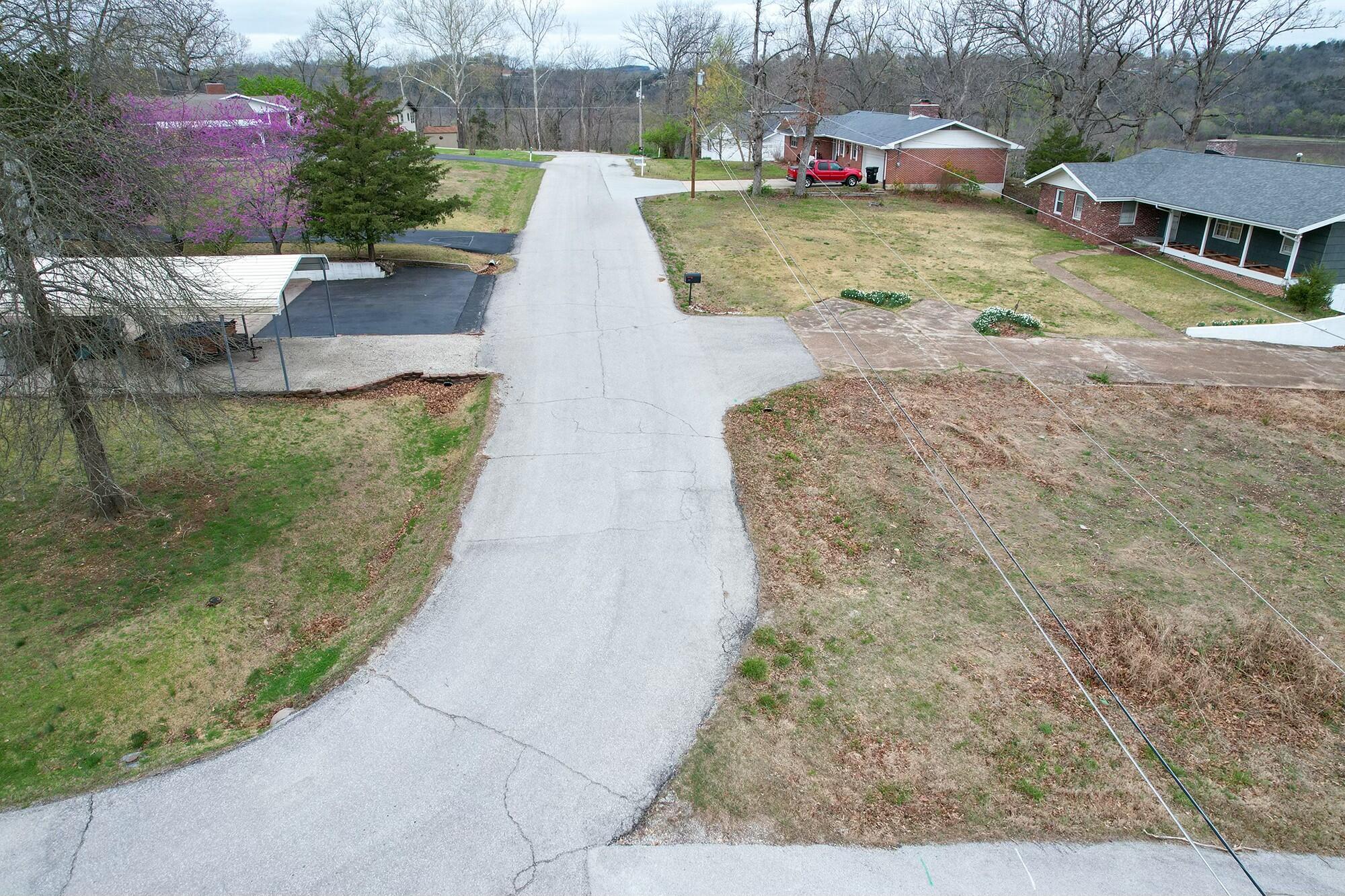 949 Wayland Drive Property Photo 8