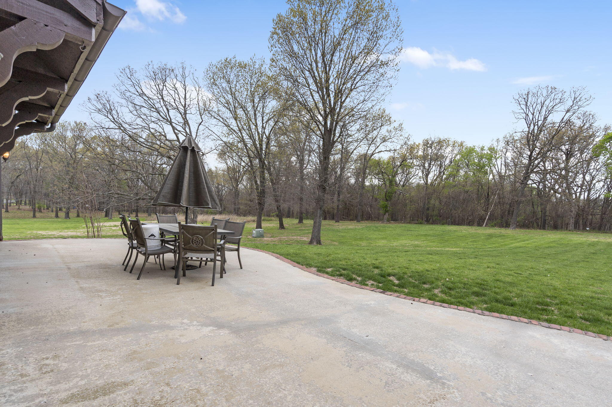 845 West Farm Road 96 Property Photo 44
