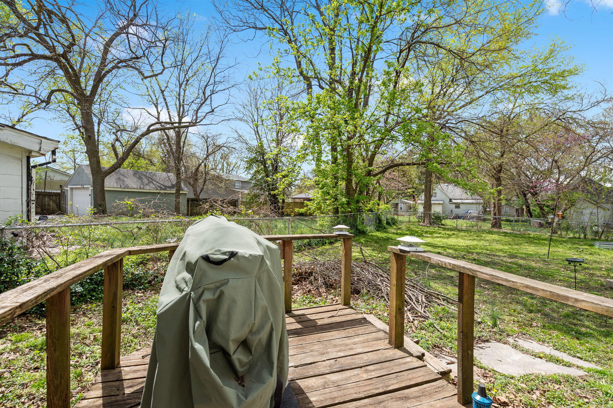 2027 North Taylor Avenue Property Photo 6