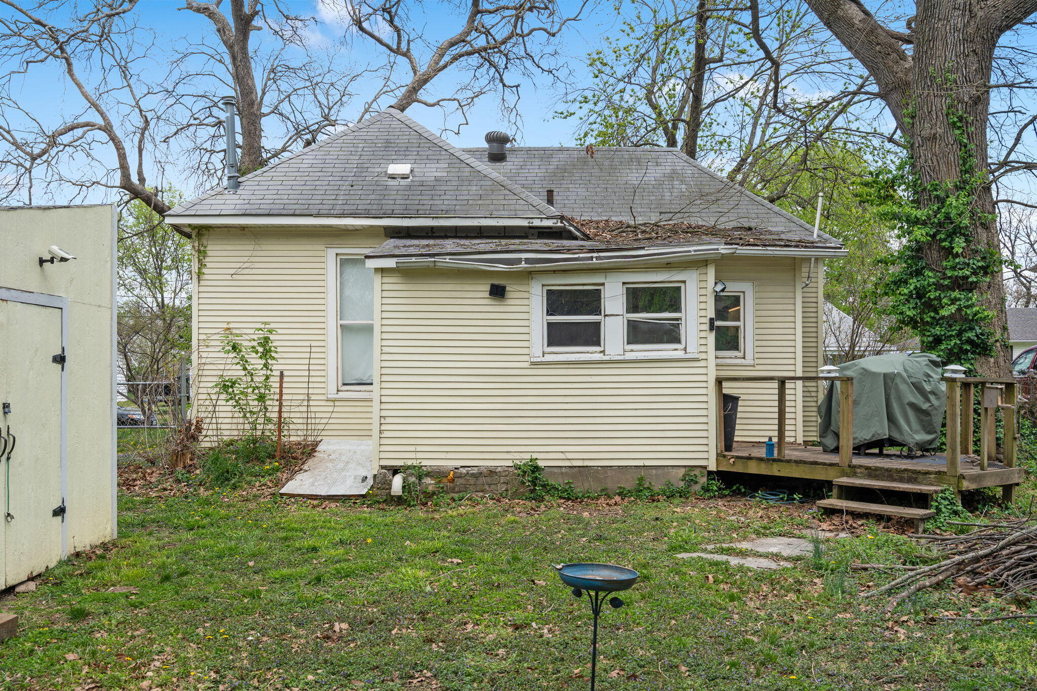 2027 North Taylor Avenue Property Photo 8