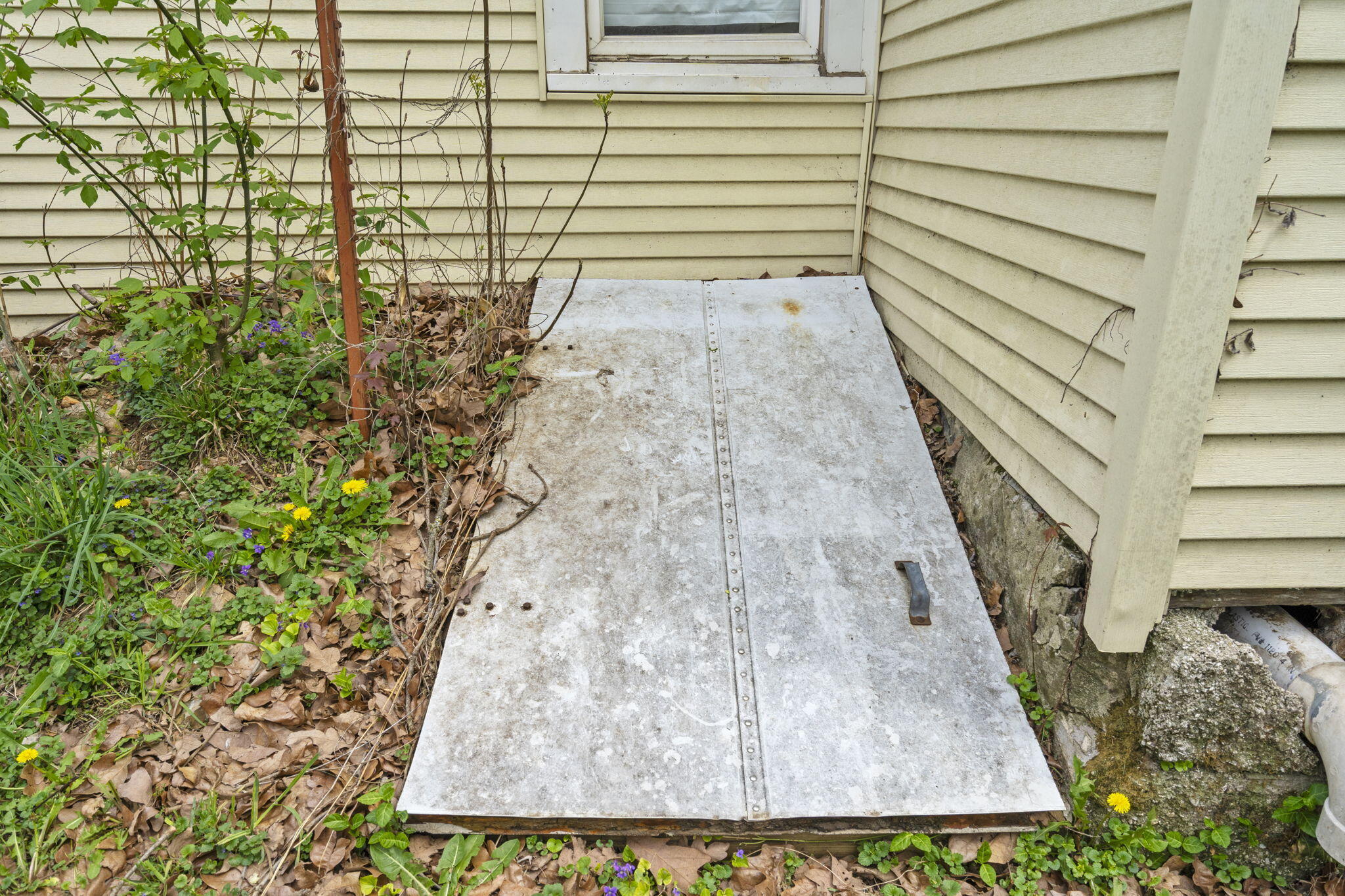 2027 North Taylor Avenue Property Photo 11