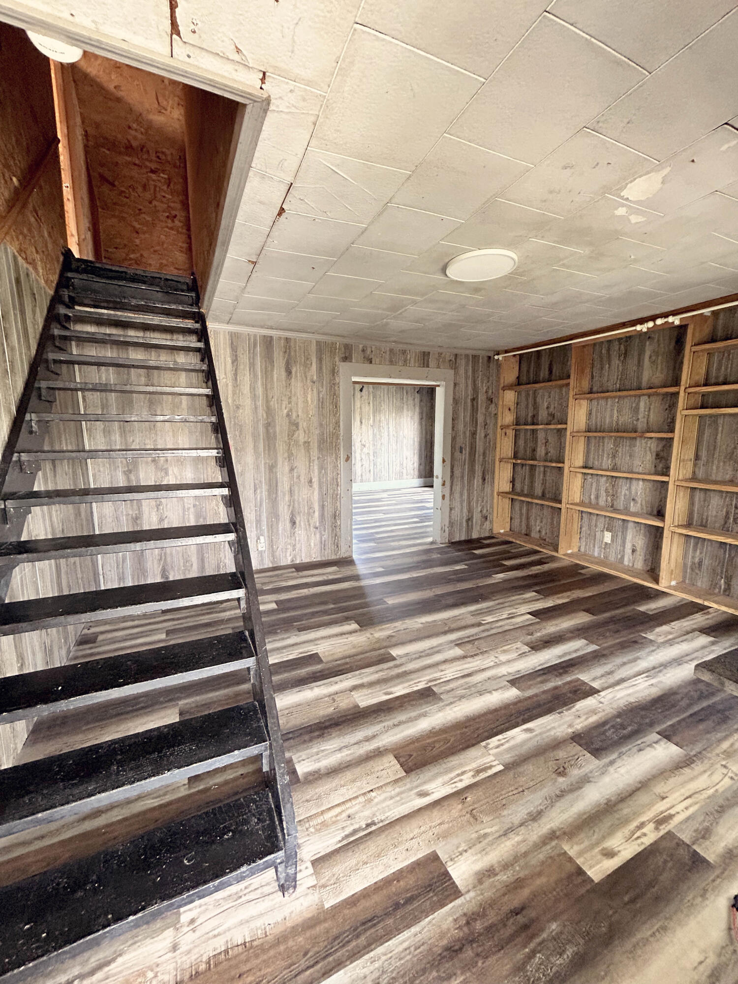 106 West Center Street Property Photo 4