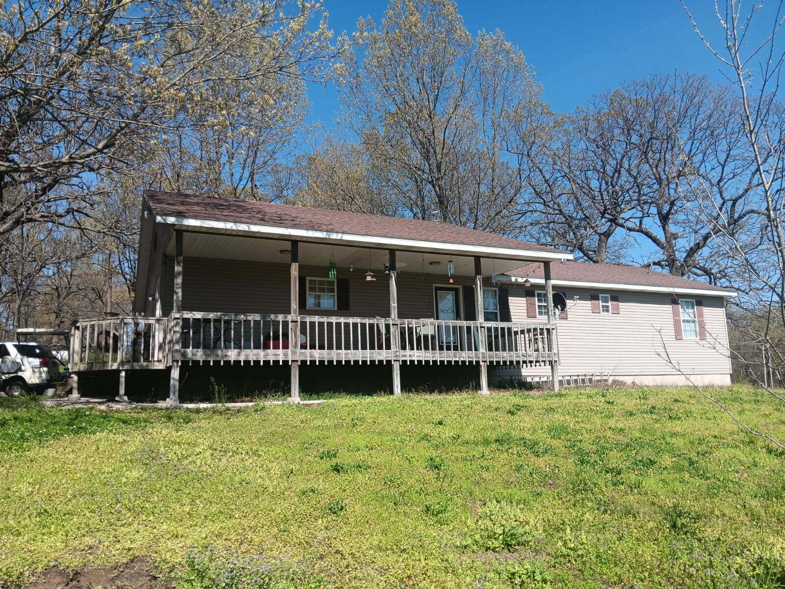 573 Lawrence 1230 Property Photo 3