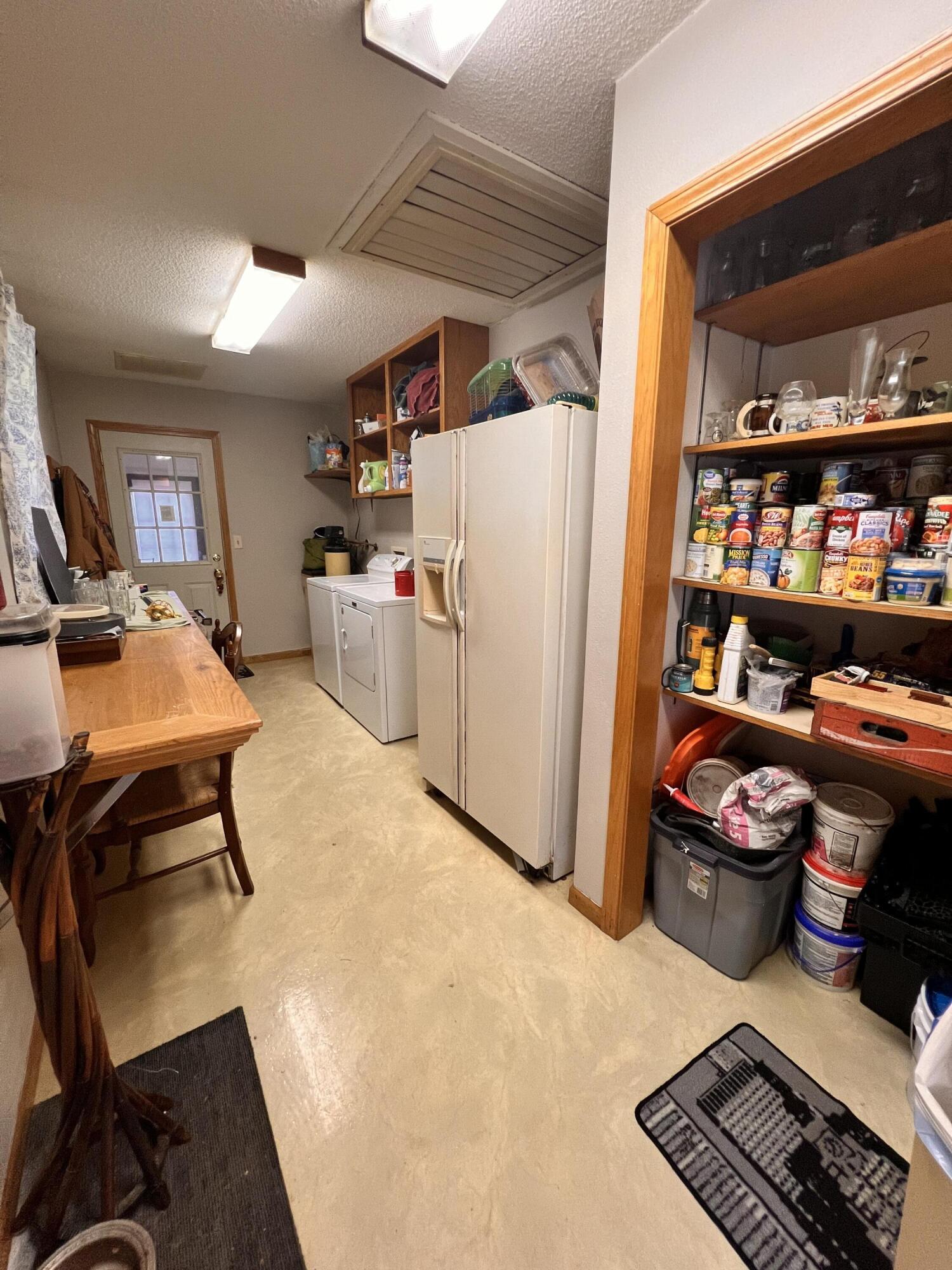 573 Lawrence 1230 Property Photo 7