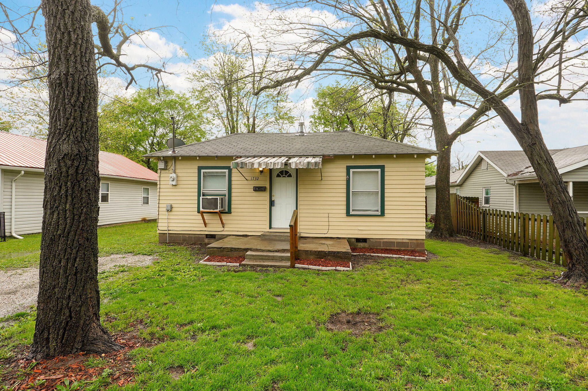 1732 West Thoman Street Property Photo 1