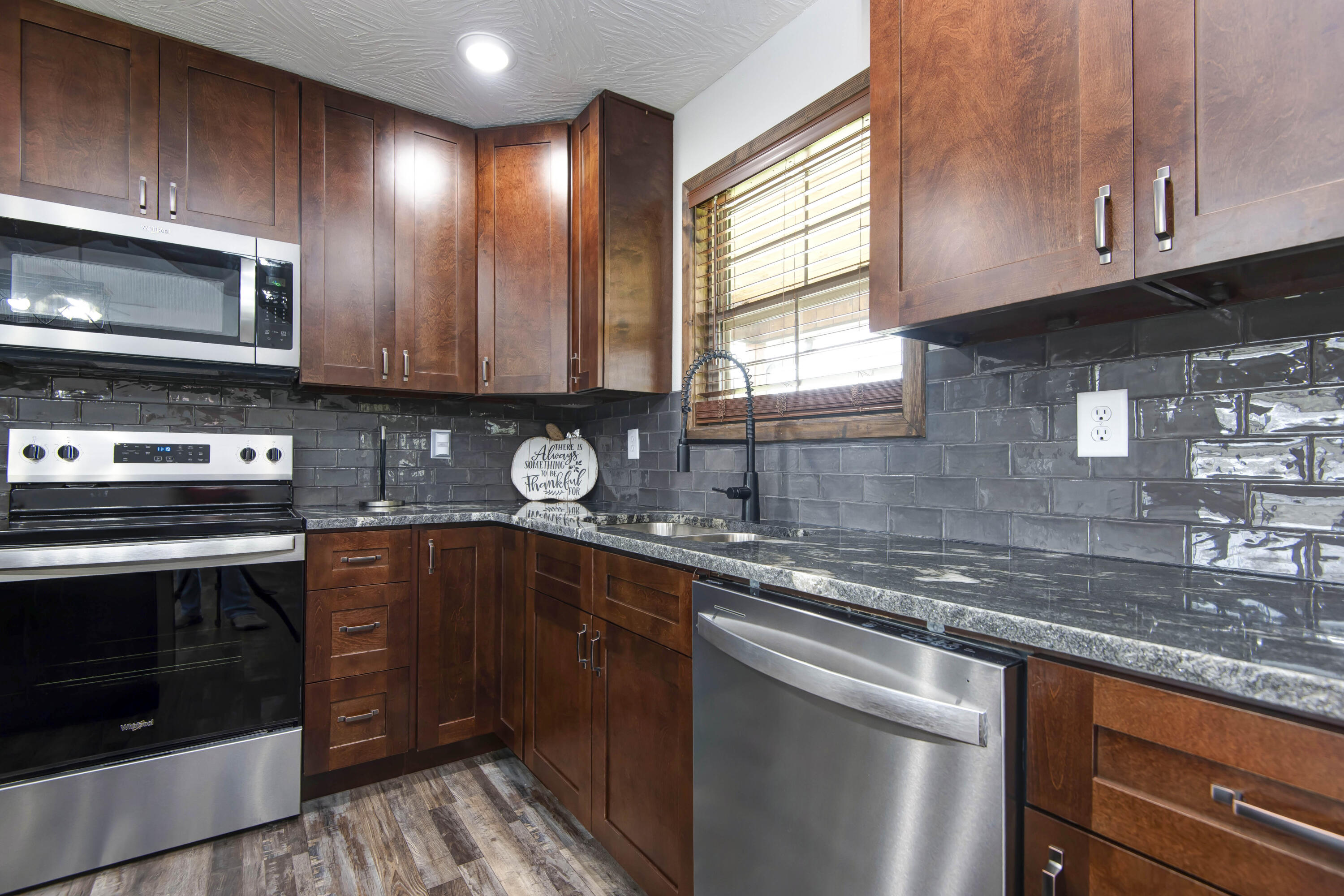 150 Sunshine Avenue Property Photo 9