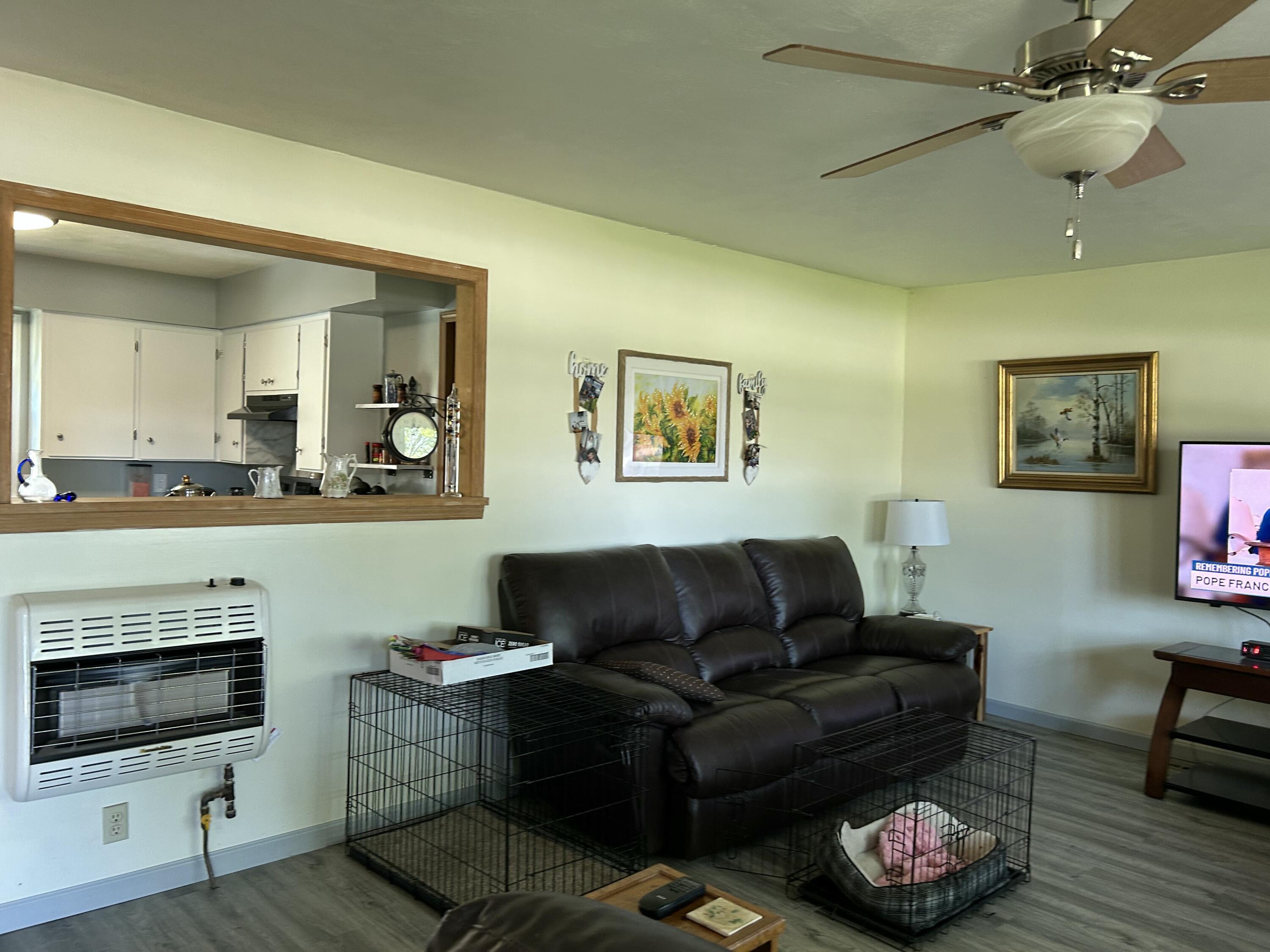 1531 West Chestnut Street Property Photo 4