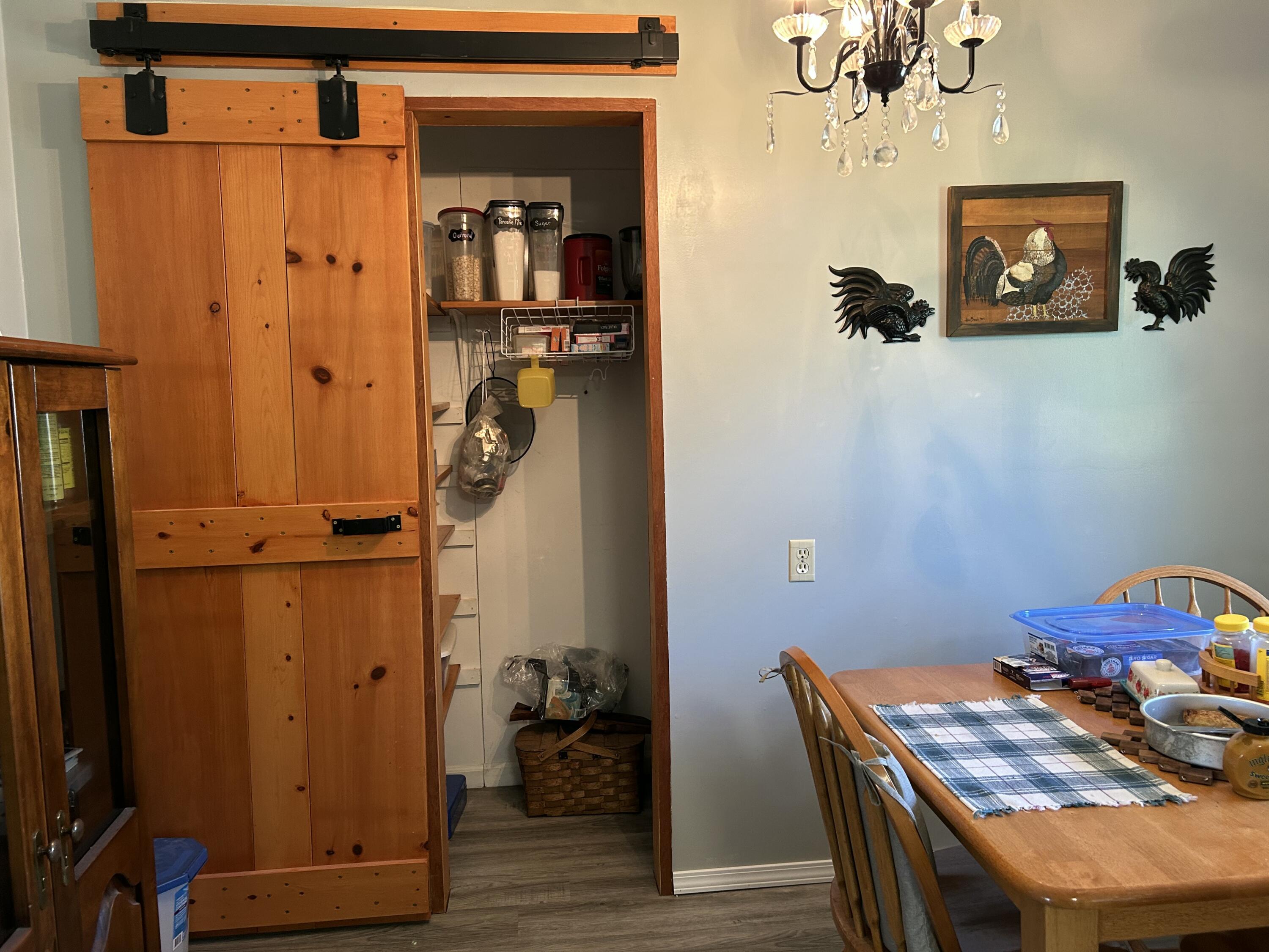 1531 West Chestnut Street Property Photo 7