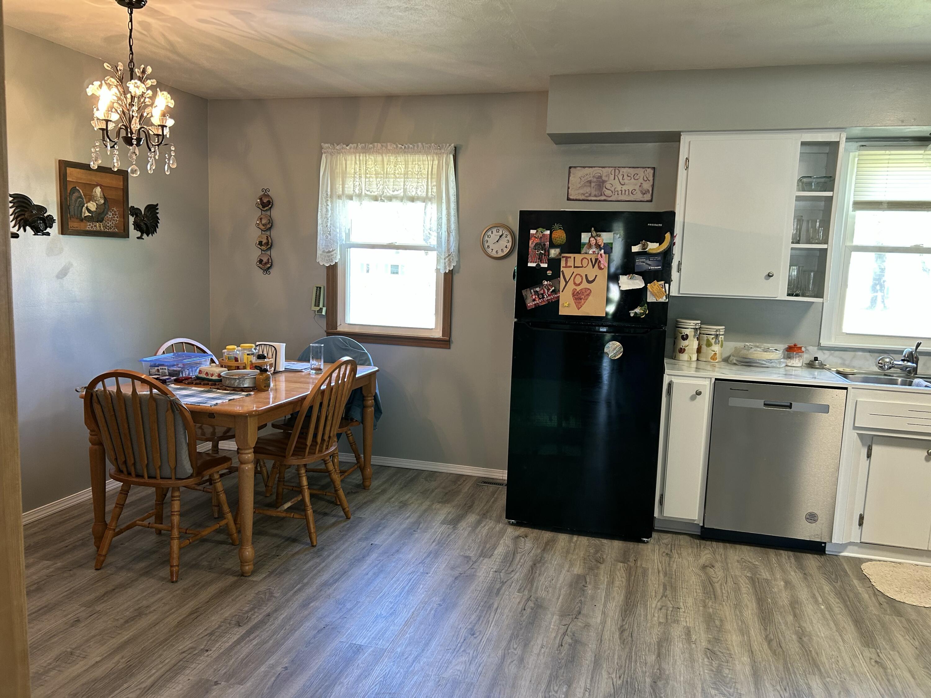 1531 West Chestnut Street Property Photo 8