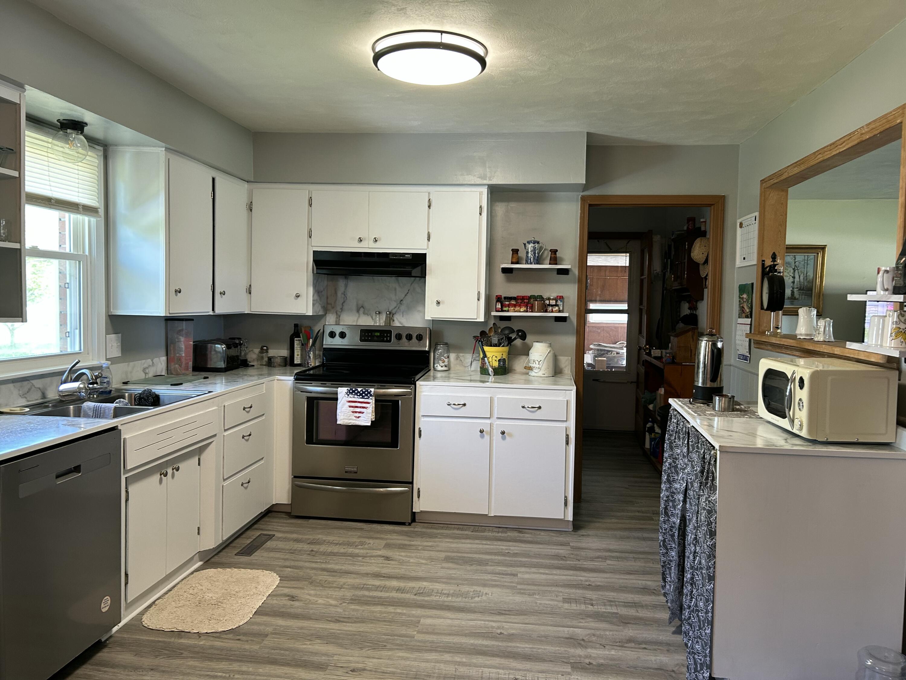 1531 West Chestnut Street Property Photo 9