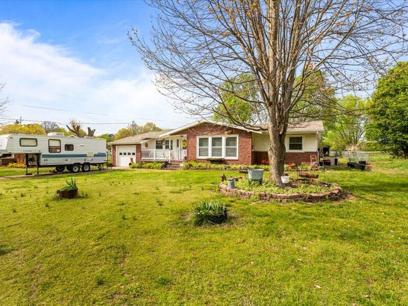 904 Hillcrest Drive Property Photo