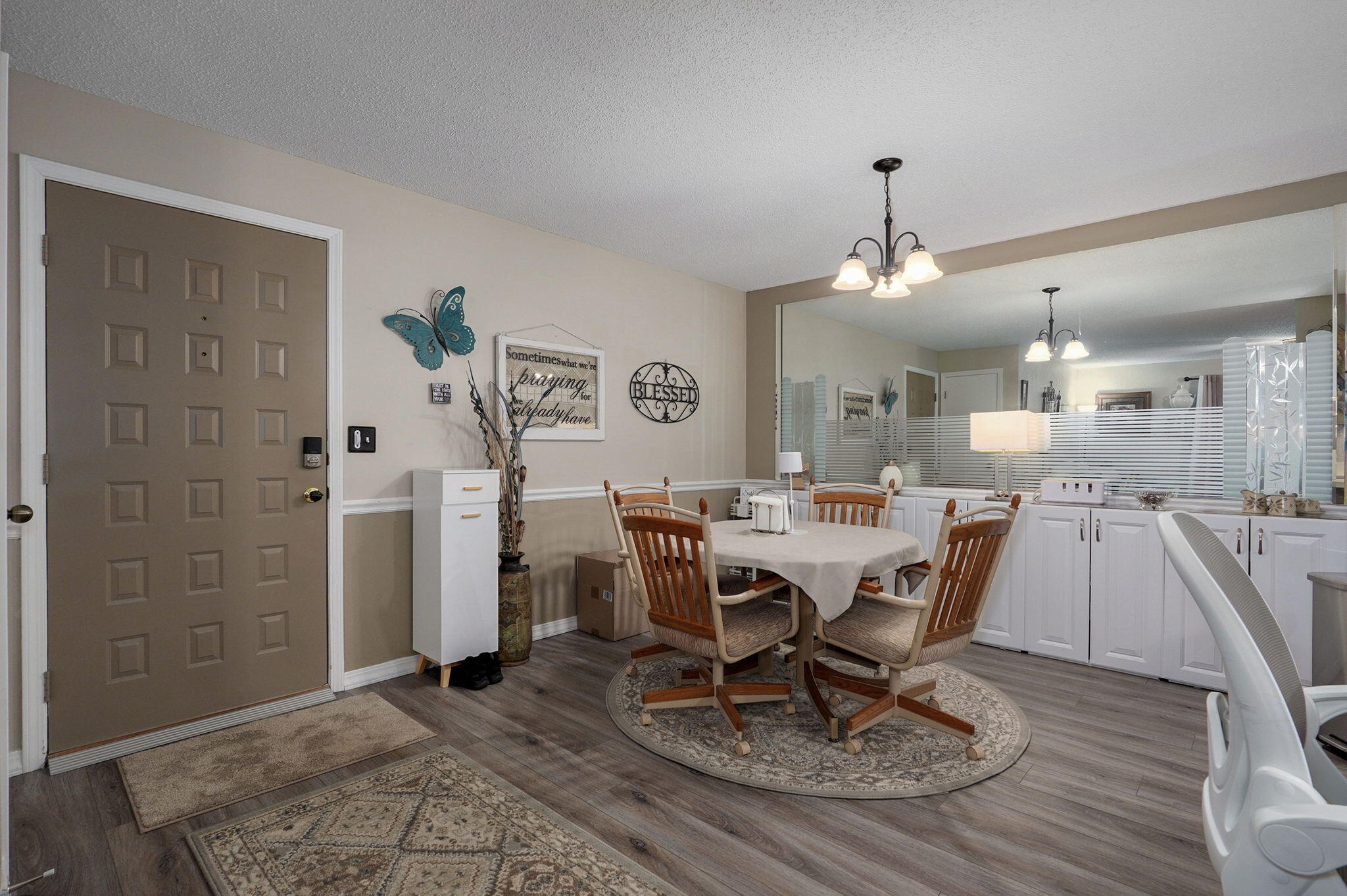 180 Wilshire Drive Property Photo 6