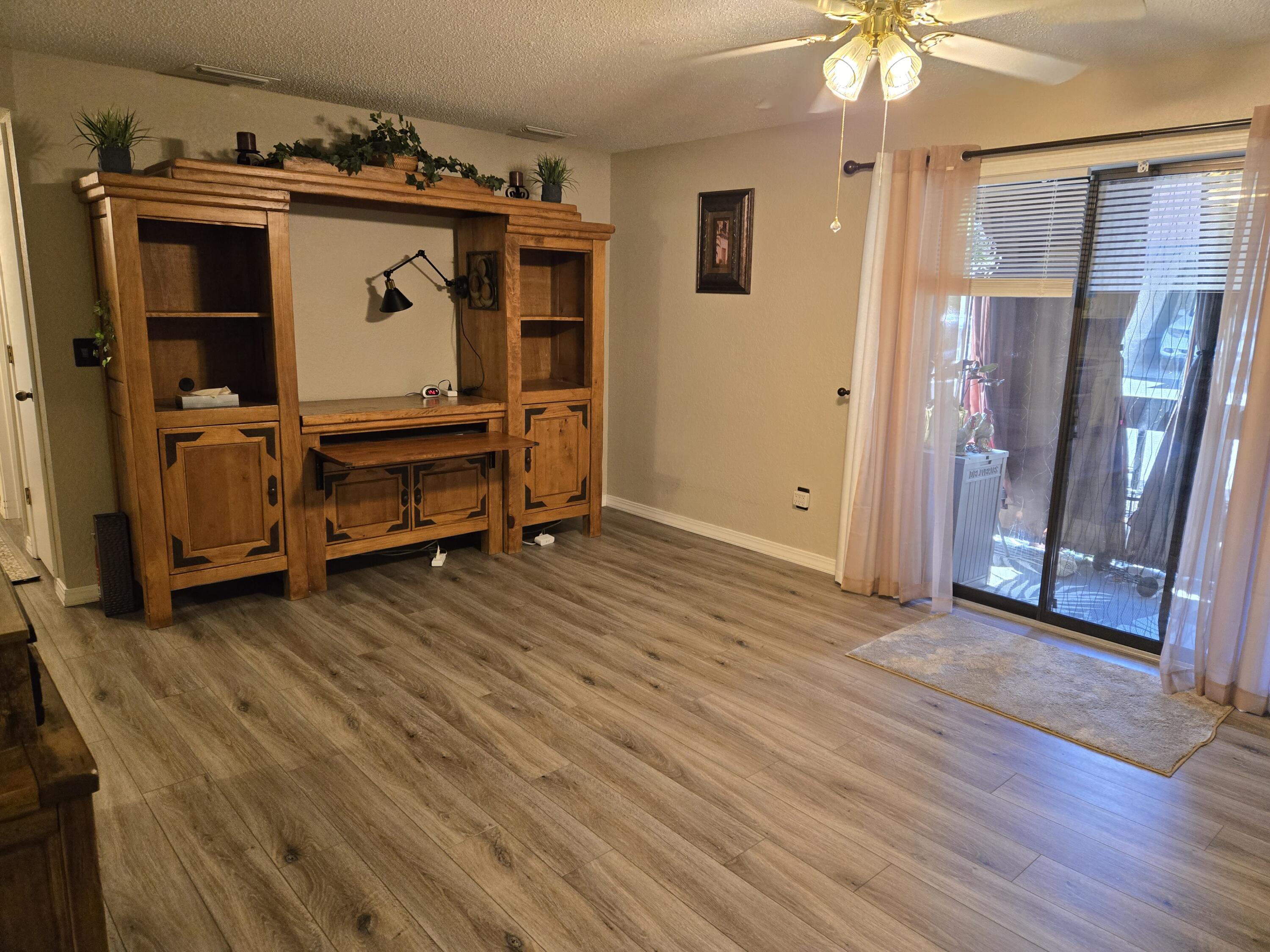 180 Wilshire Drive Property Photo 13