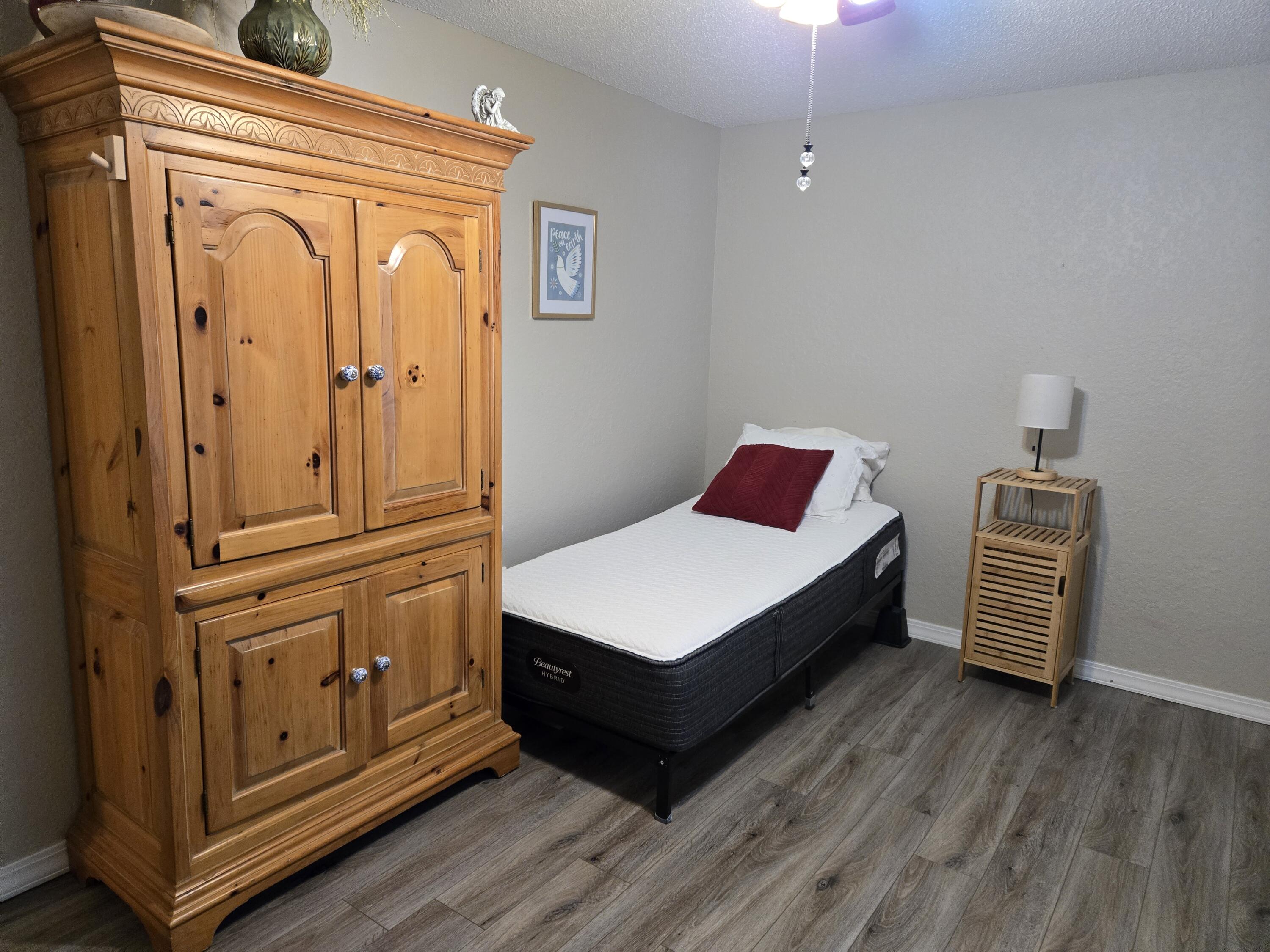 180 Wilshire Drive Property Photo 17