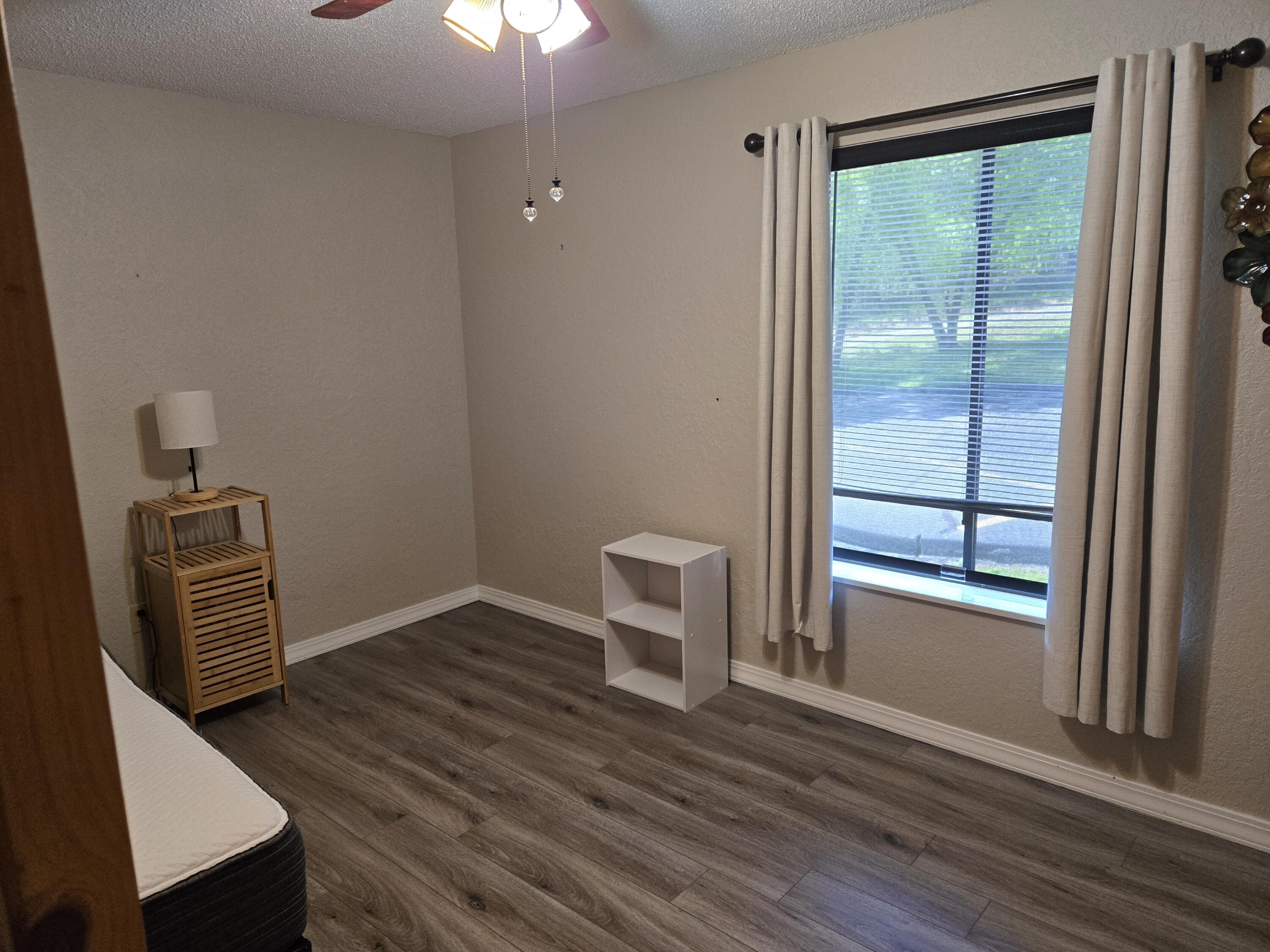 180 Wilshire Drive Property Photo 18