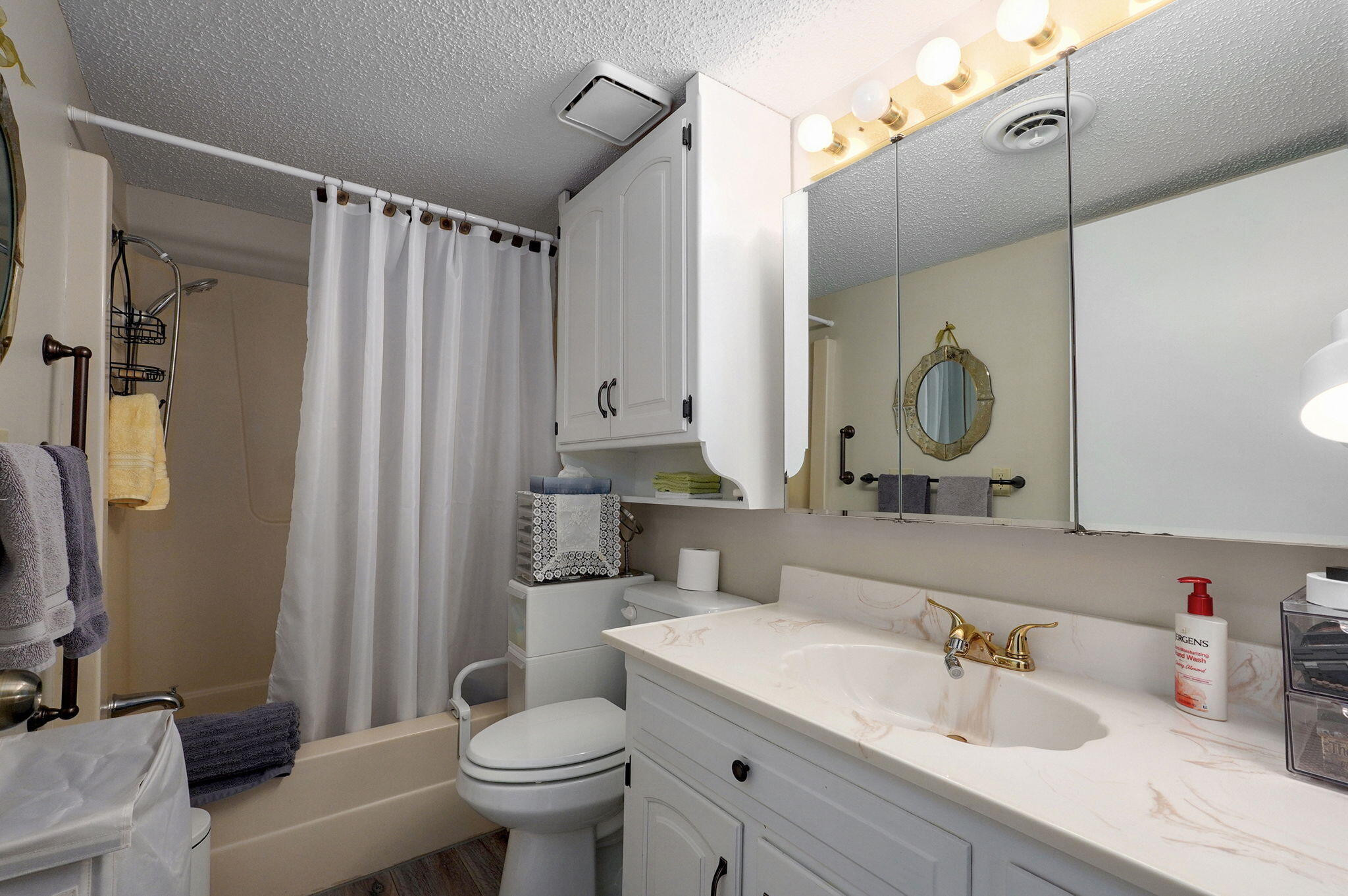 180 Wilshire Drive Property Photo 20
