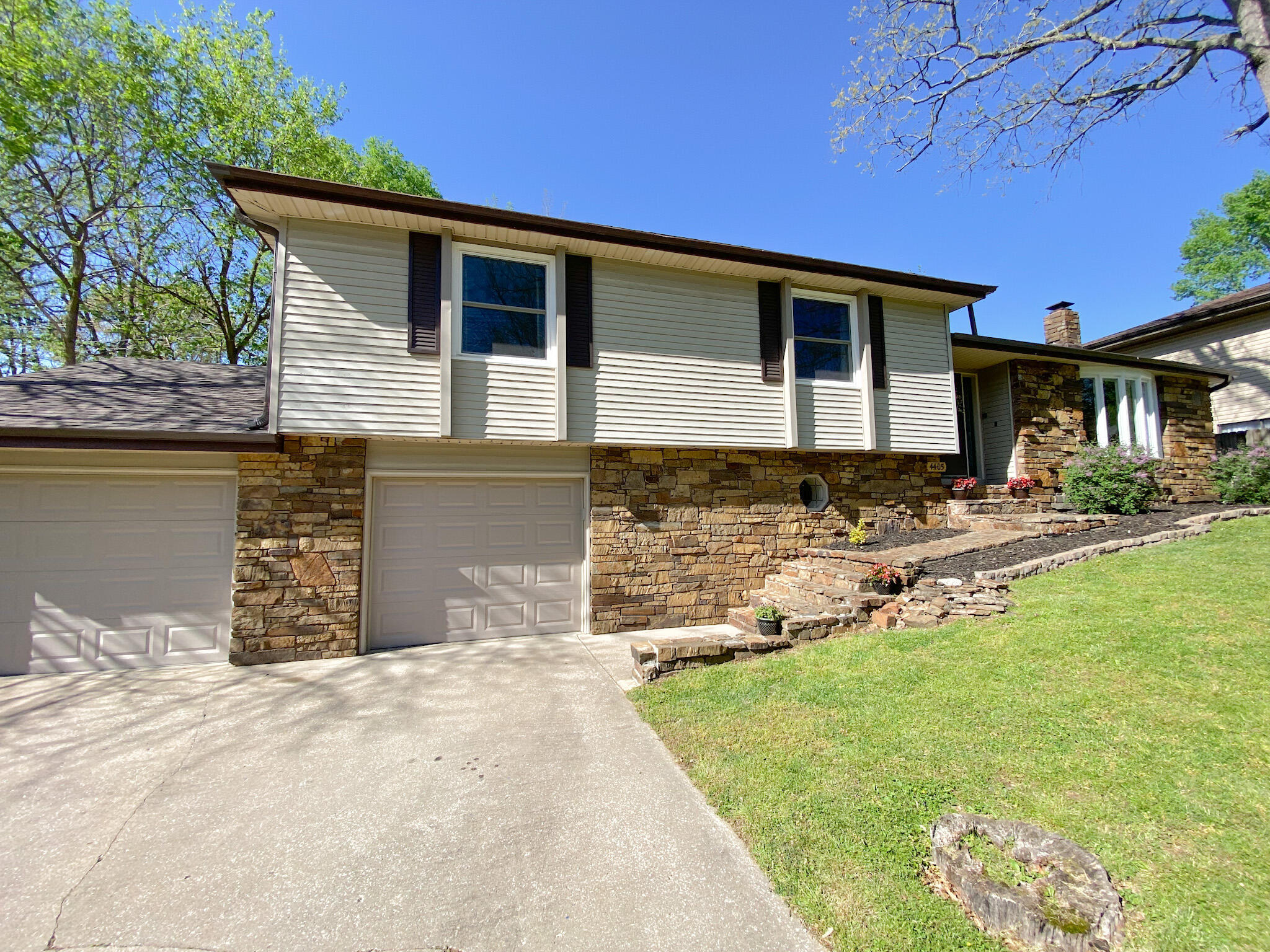 4405 West Sandy Street Property Photo