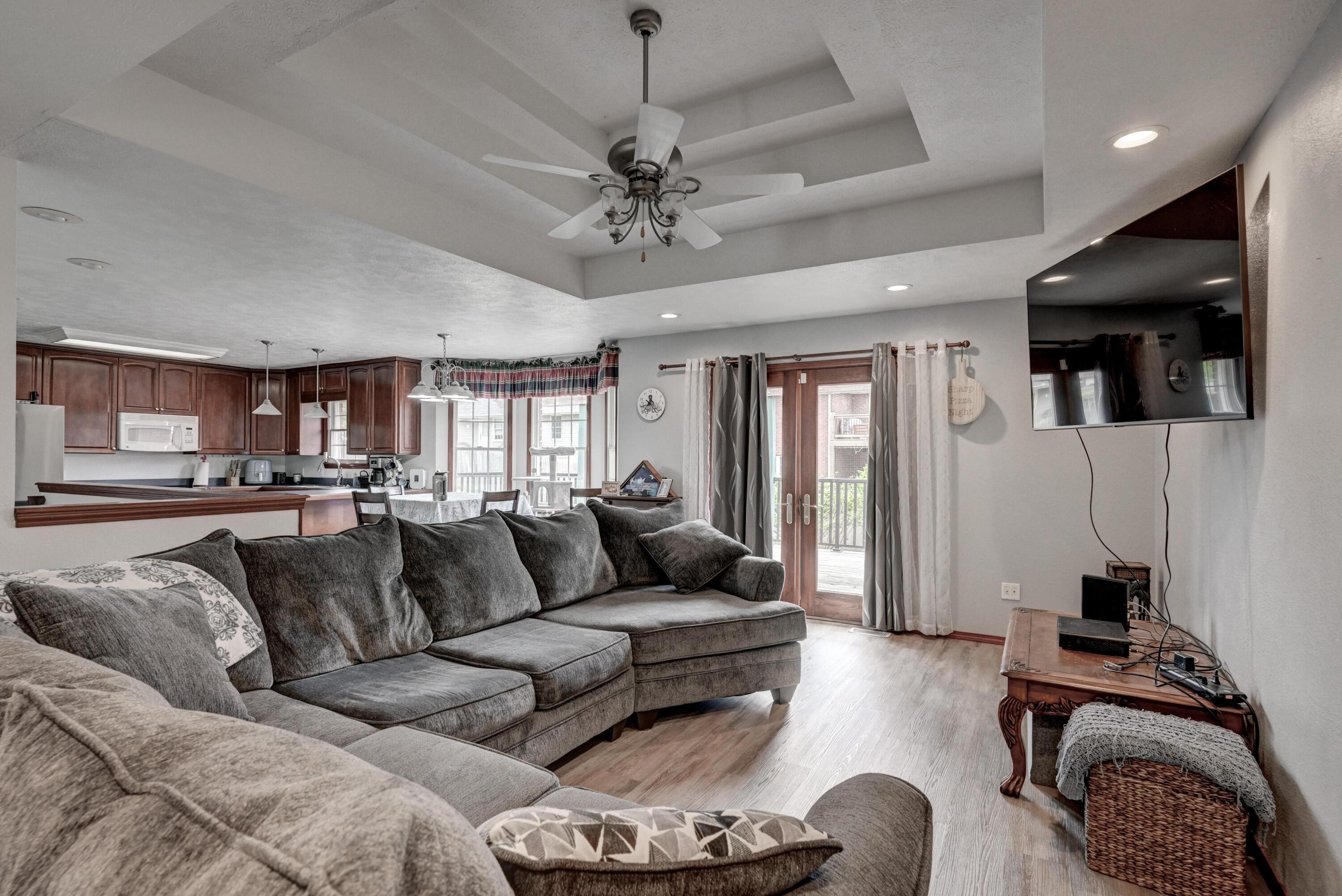 208 Miller Way Property Photo 3