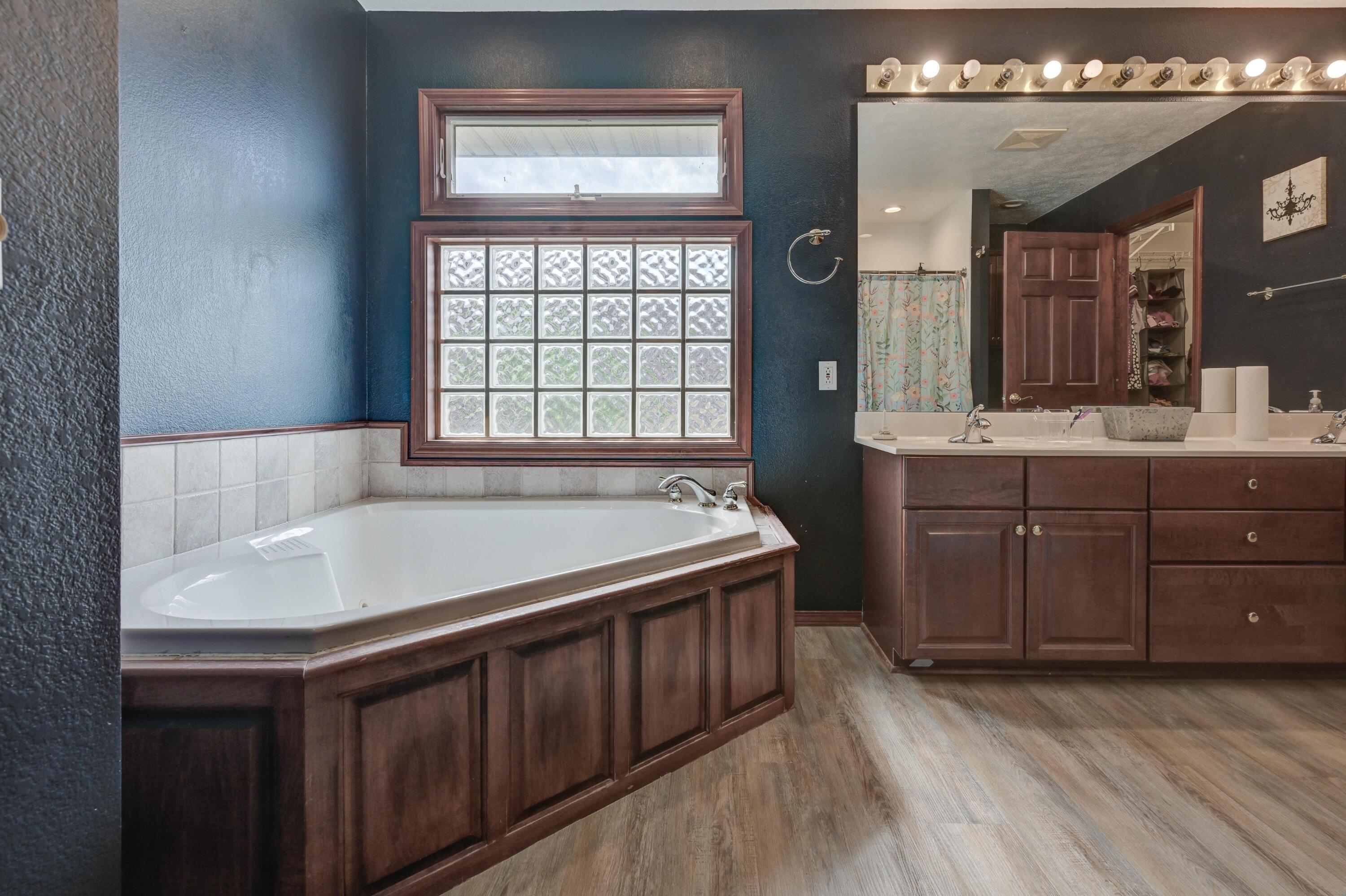 208 Miller Way Property Photo 12