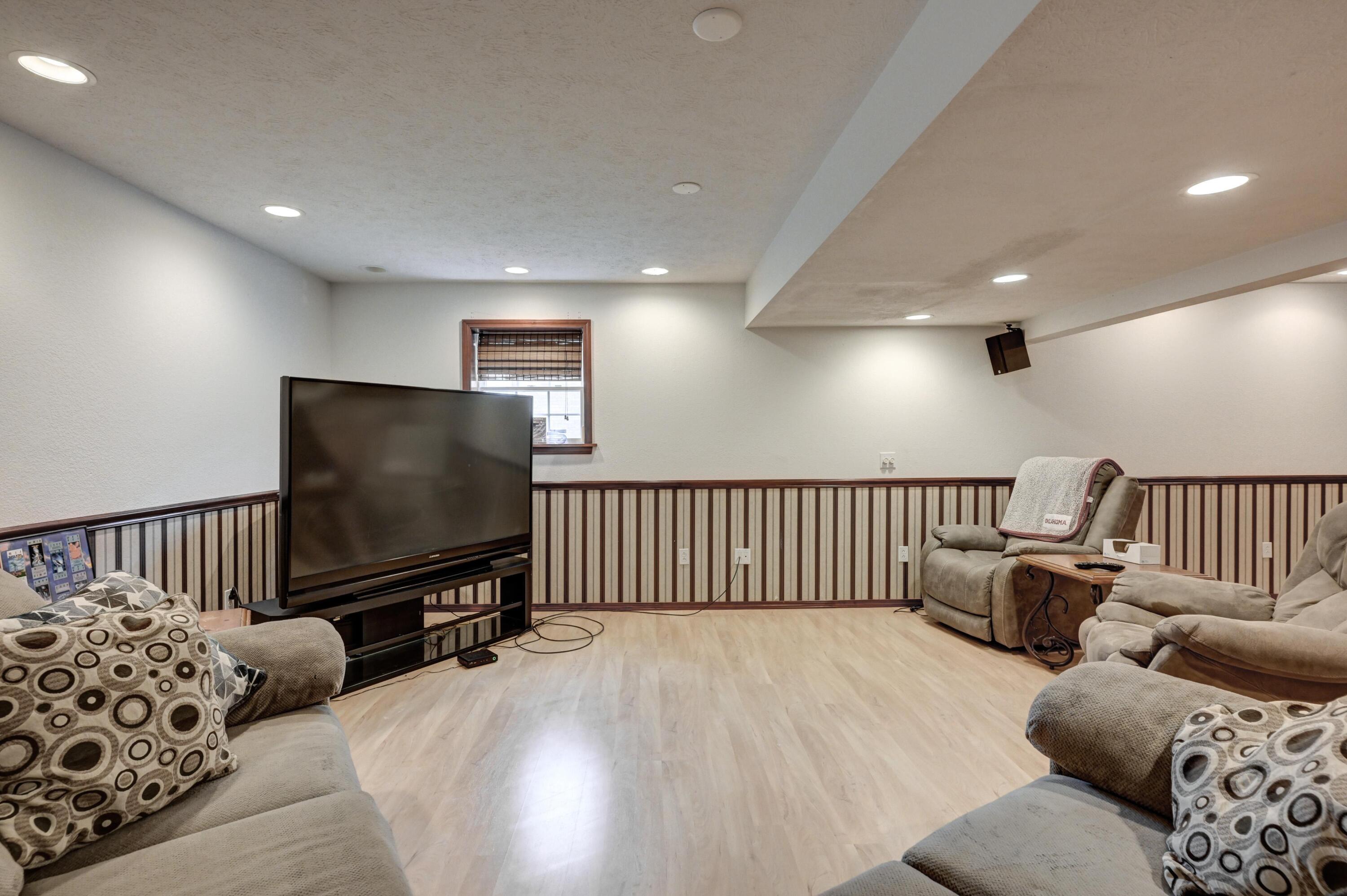 208 Miller Way Property Photo 24