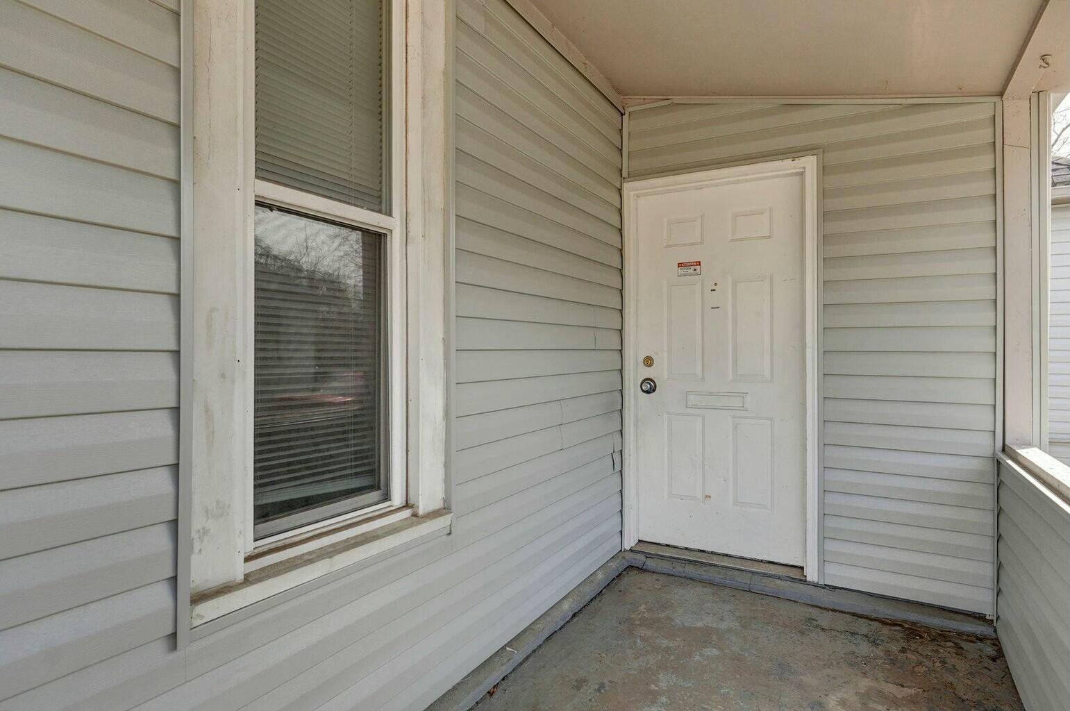 1452 East Florida Street Property Photo 4