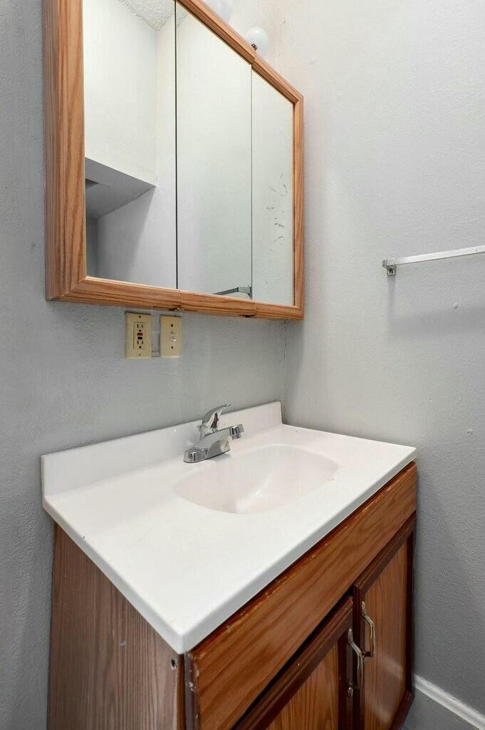 1452 East Florida Street Property Photo 10