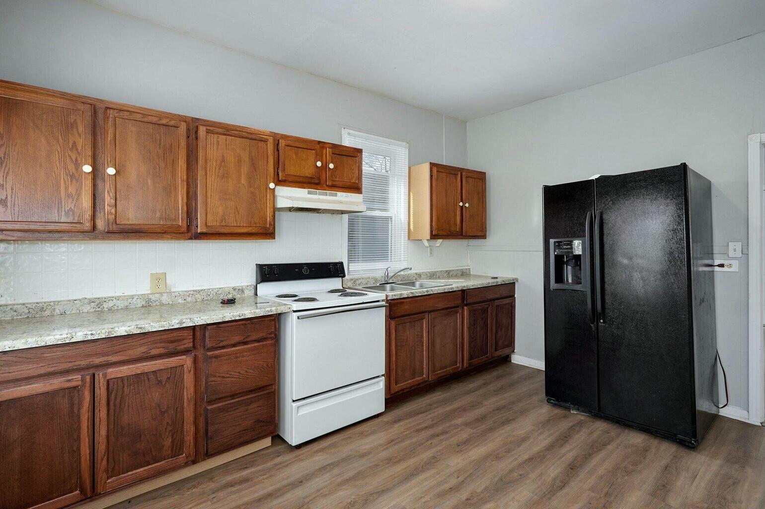 1452 East Florida Street Property Photo 12